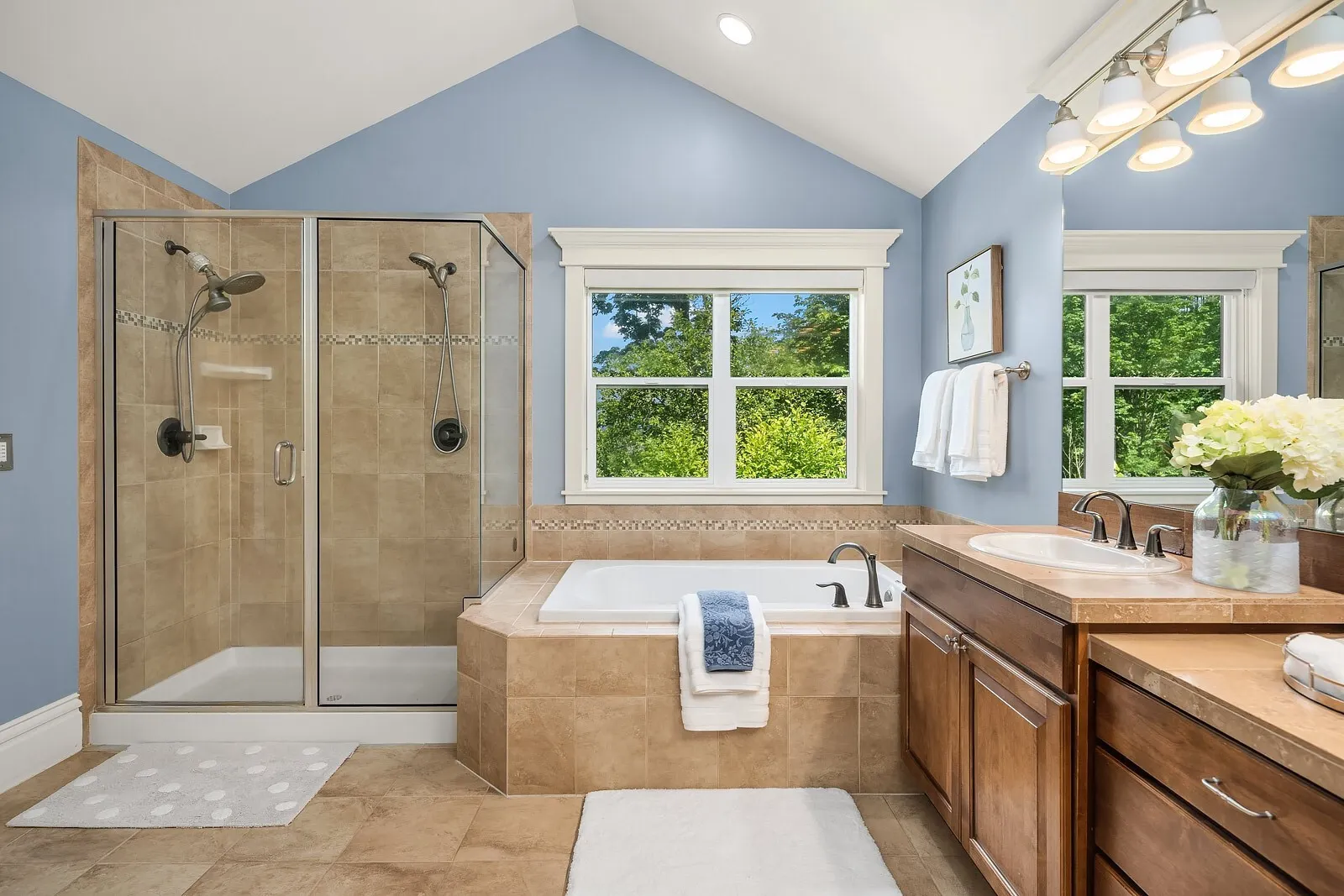 2534 NW Stoney Creek Drive , Issaquah, WA 98027