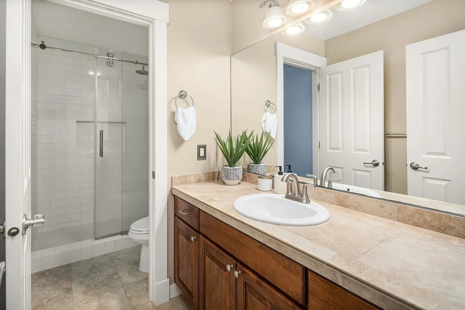 2534 NW Stoney Creek Drive , Issaquah, WA 98027