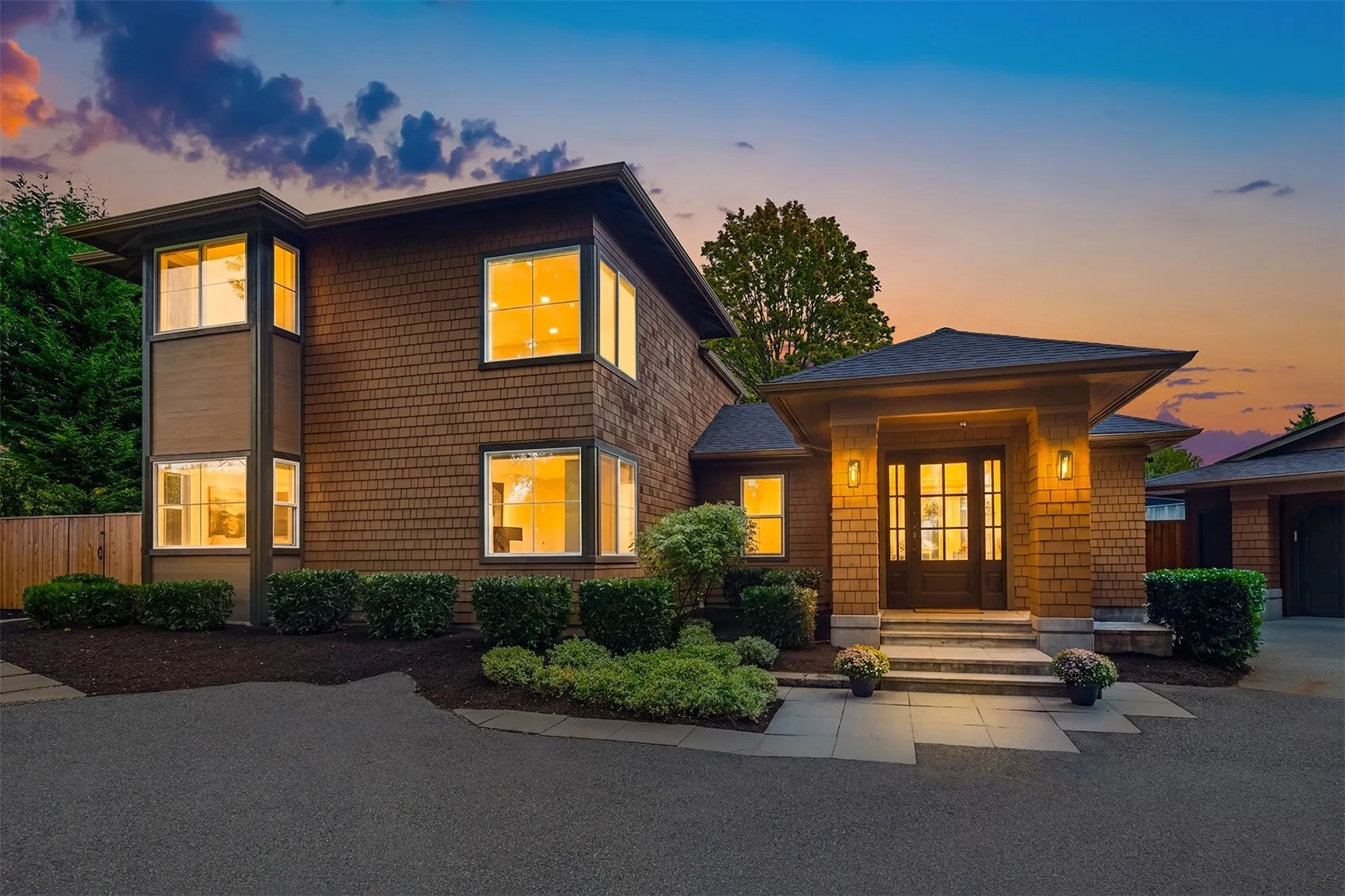 701 20th Avenue W, Kirkland, WA 98033