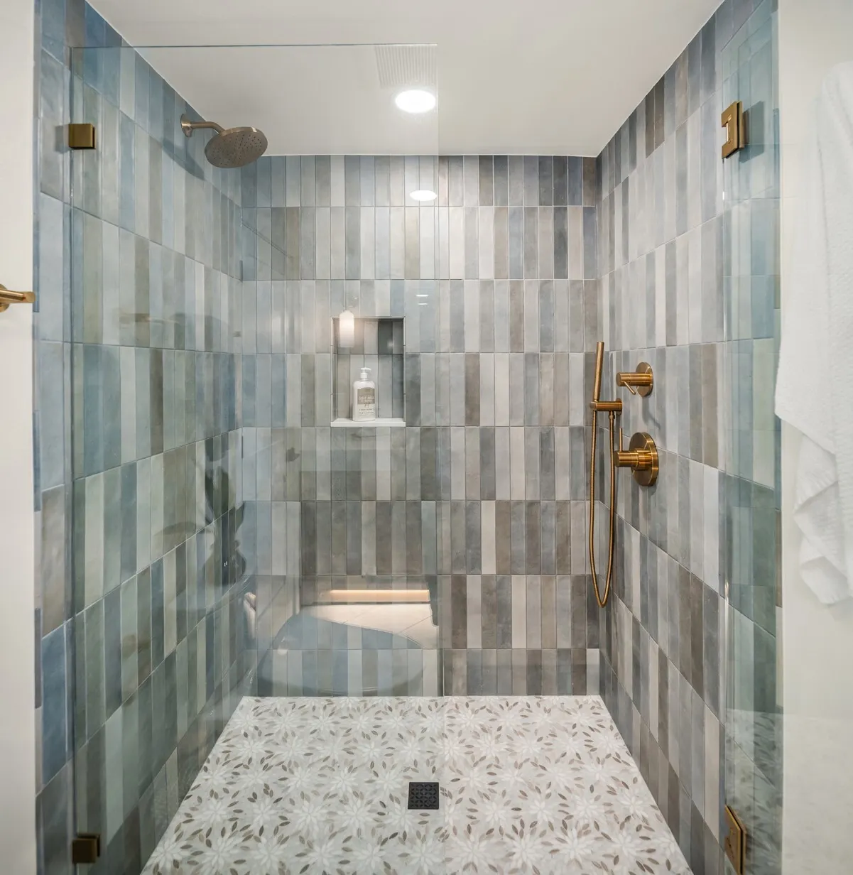 701 20th Avenue W, Kirkland, WA 98033
