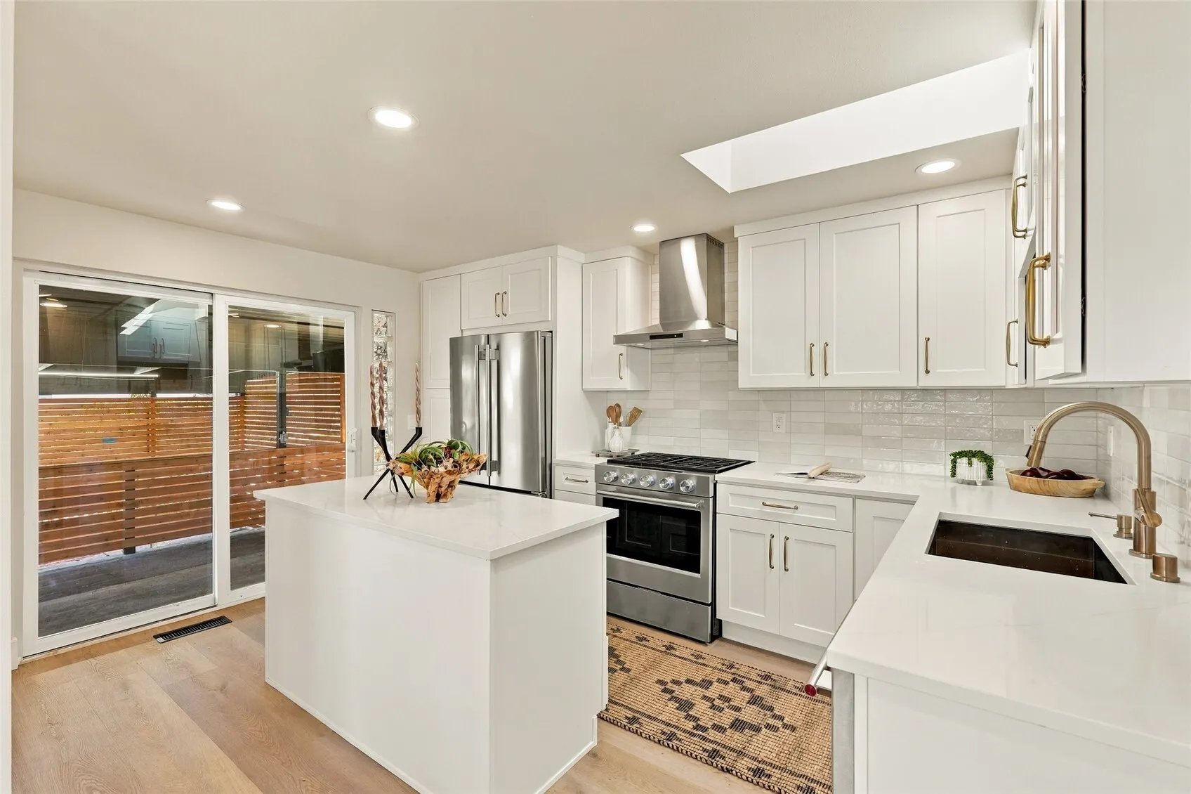 17028 Larch Way , Lynnwood, WA 98037