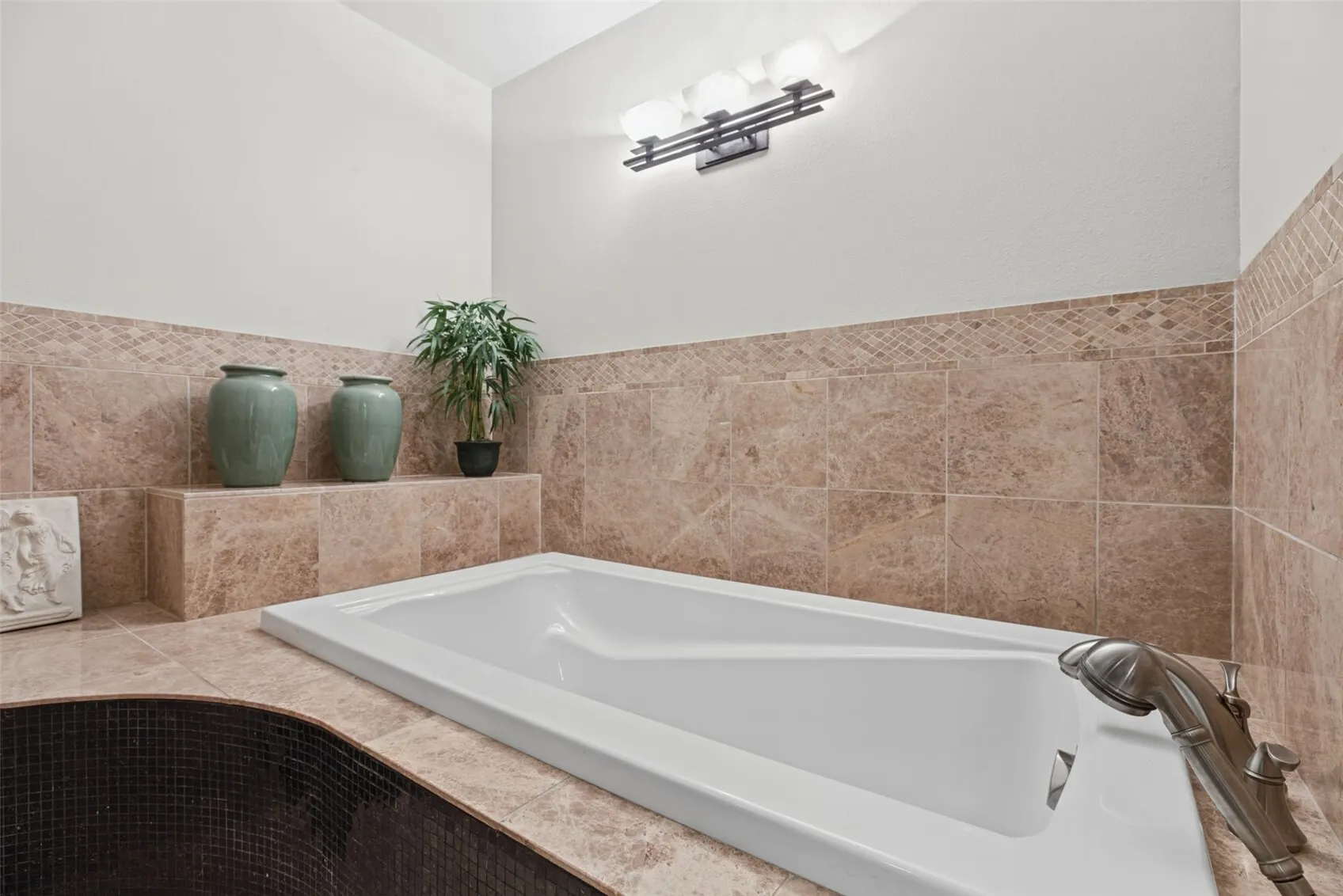 10115 NE 62nd Street #A202, Kirkland, WA 98033