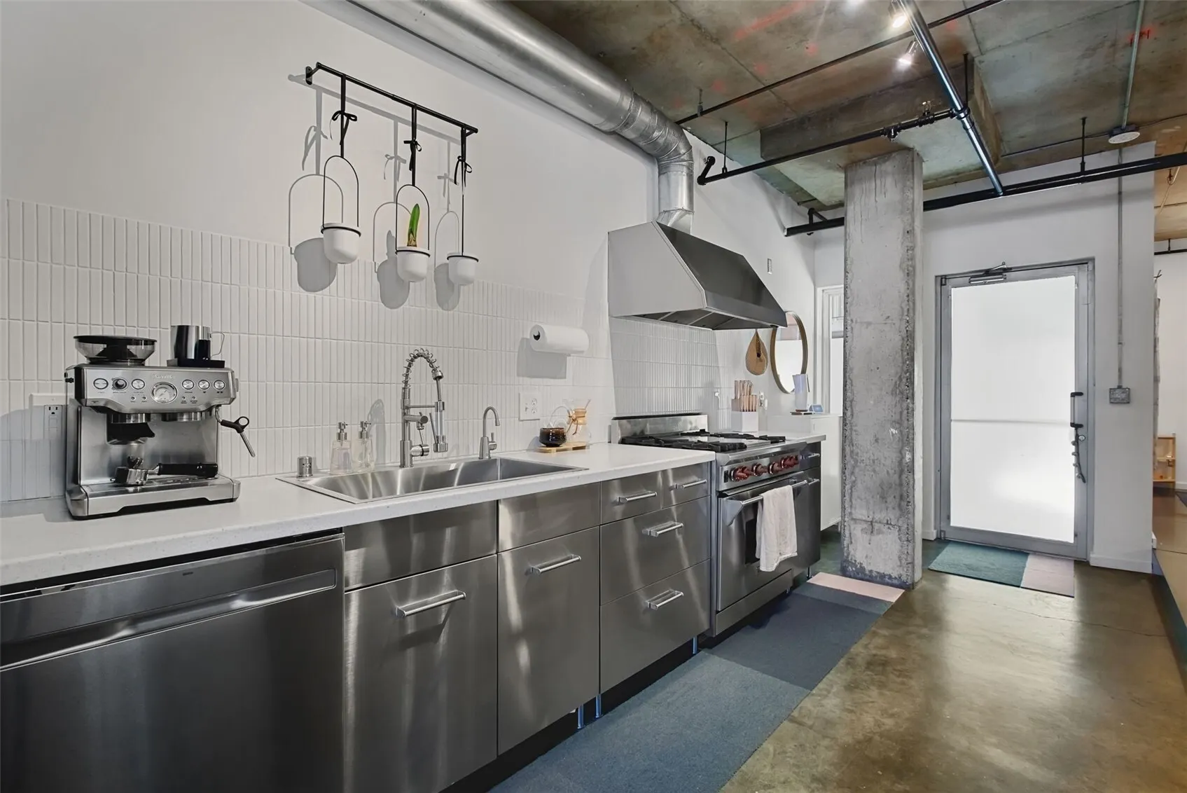 2307 Western Avenue , Seattle, WA 98121