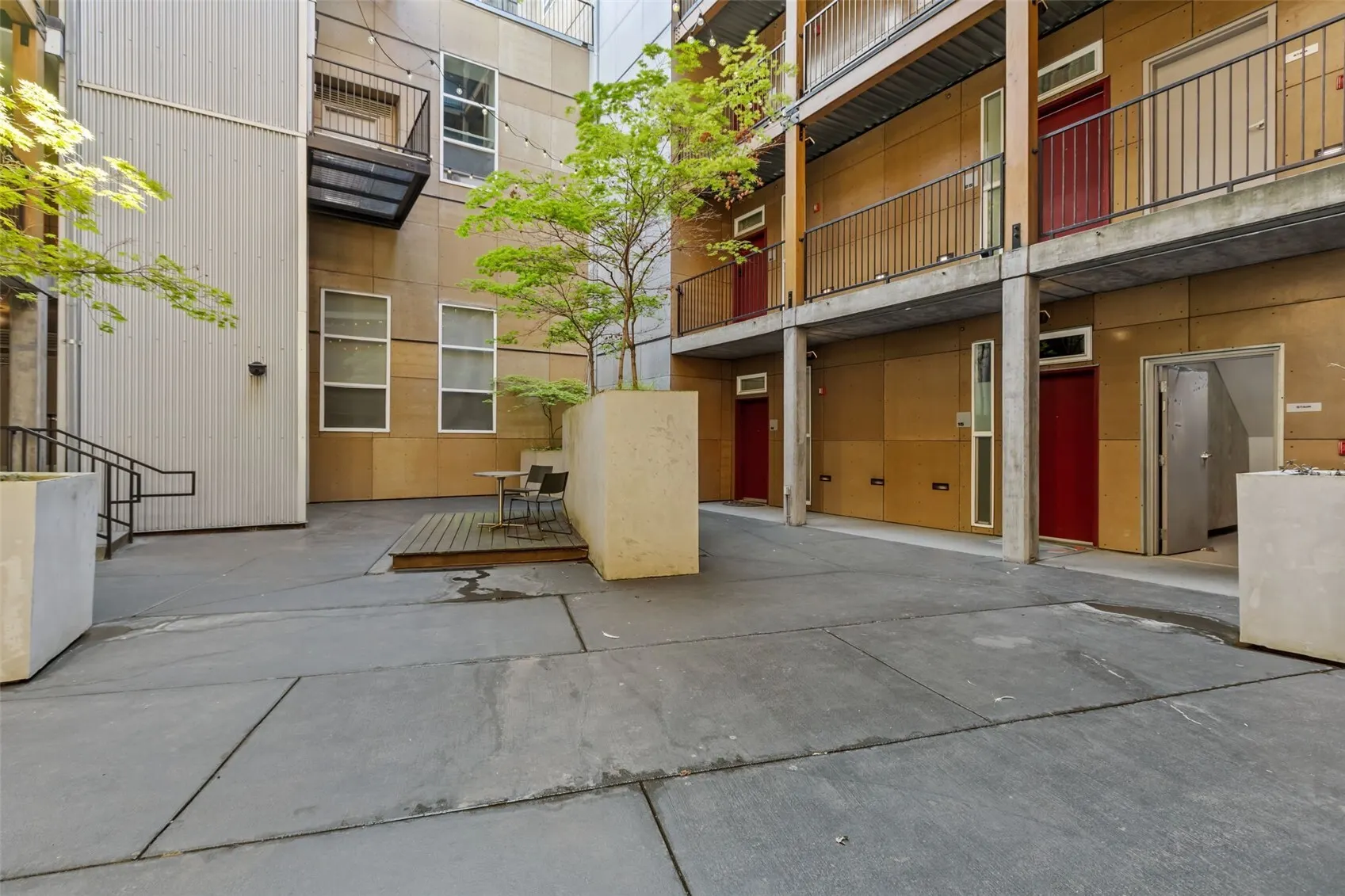 2307 Western Avenue , Seattle, WA 98121