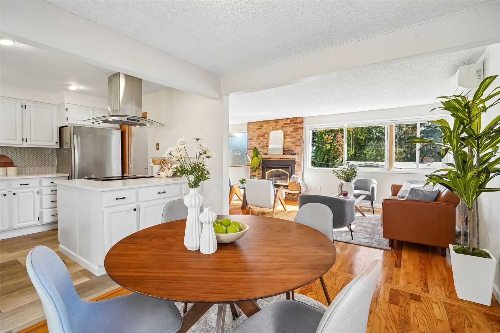 16246 NE 1st Street , Bellevue, WA 98008