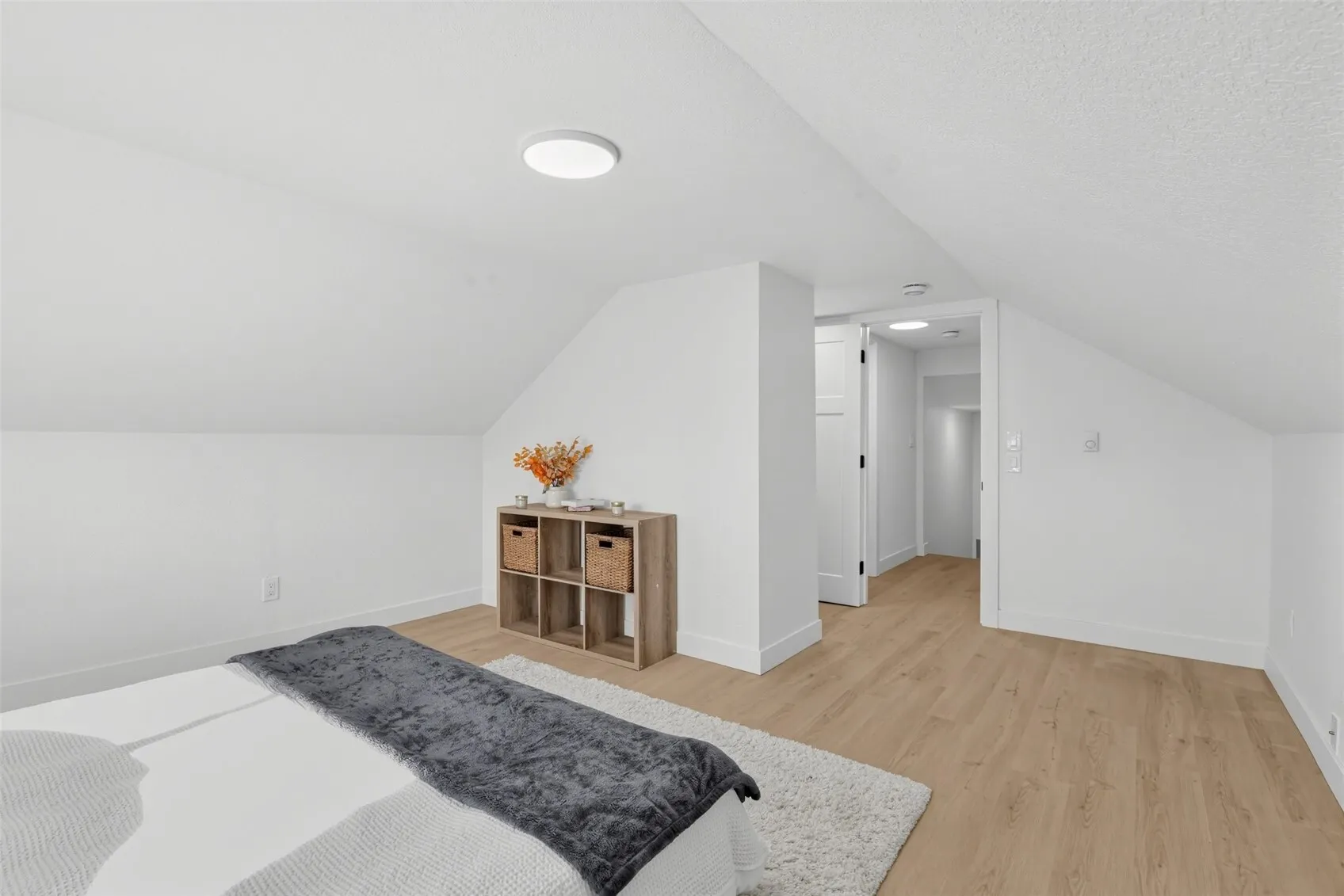 852 NW 62nd Street , Seattle, WA 98107