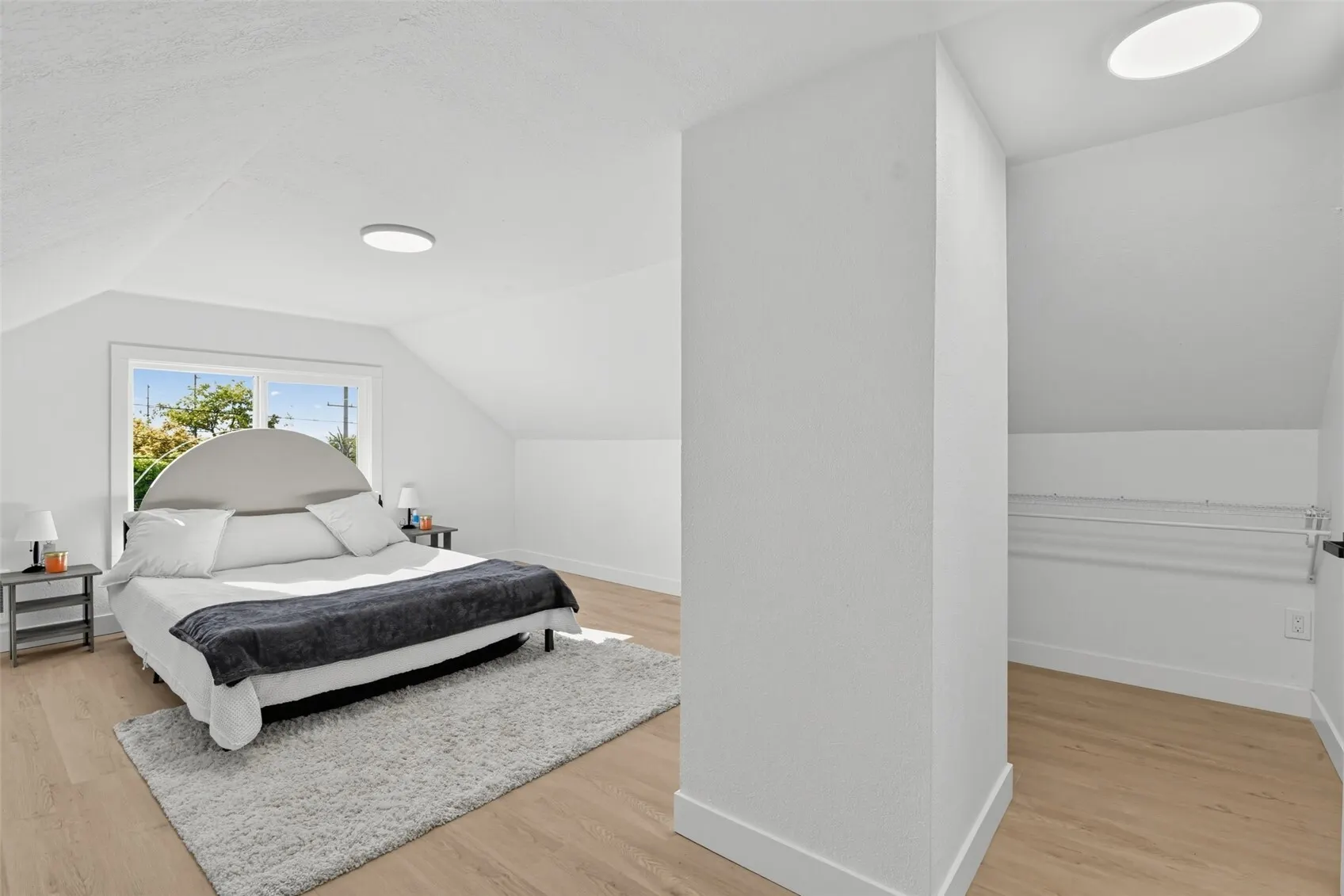 852 NW 62nd Street , Seattle, WA 98107