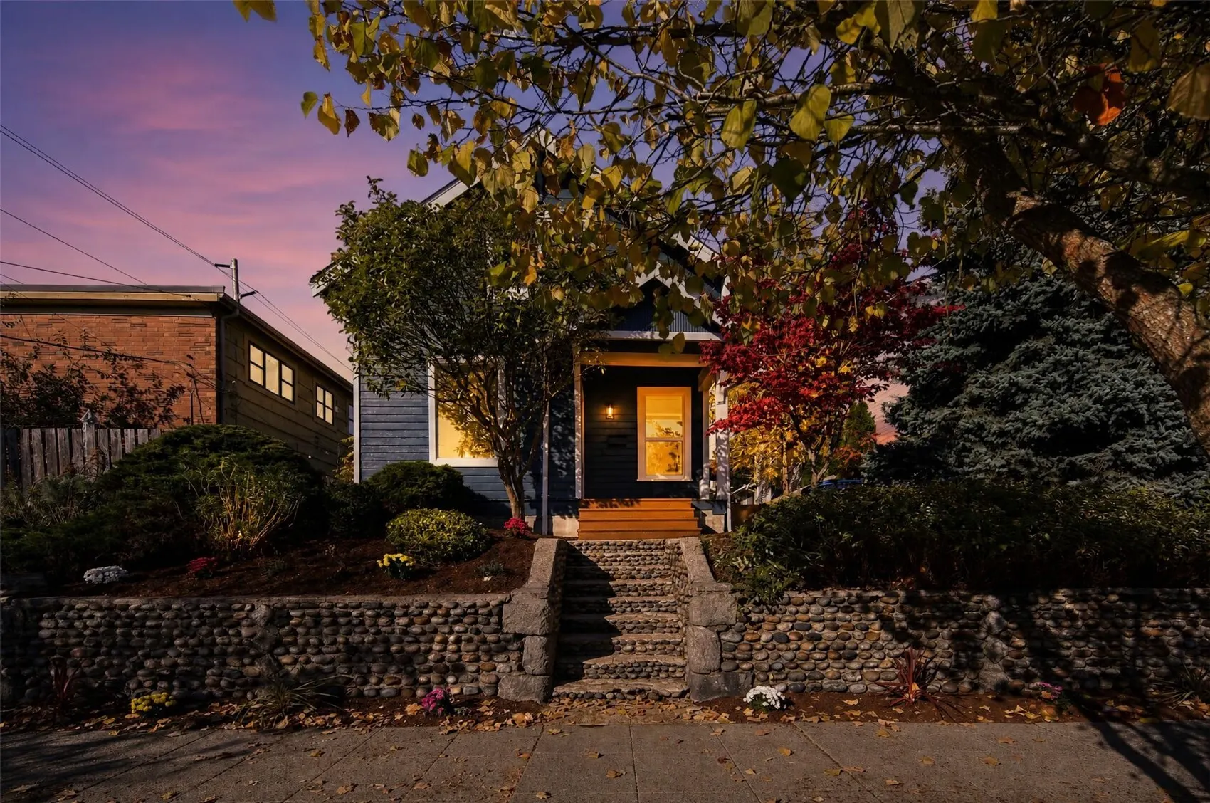 852 NW 62nd Street , Seattle, WA 98107