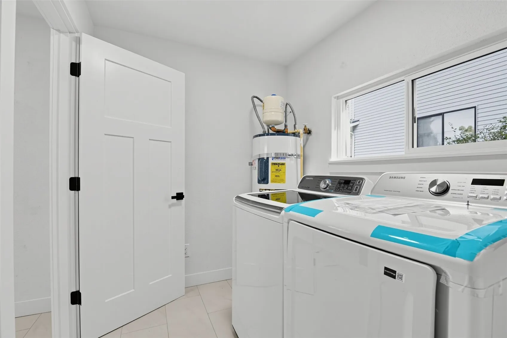 852 NW 62nd Street , Seattle, WA 98107