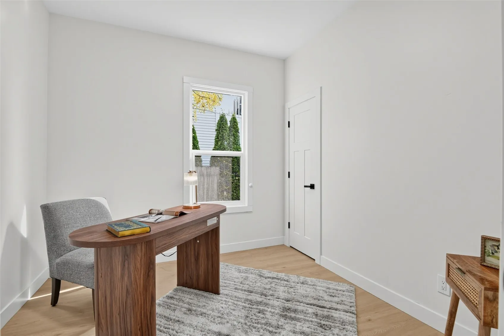 852 NW 62nd Street , Seattle, WA 98107