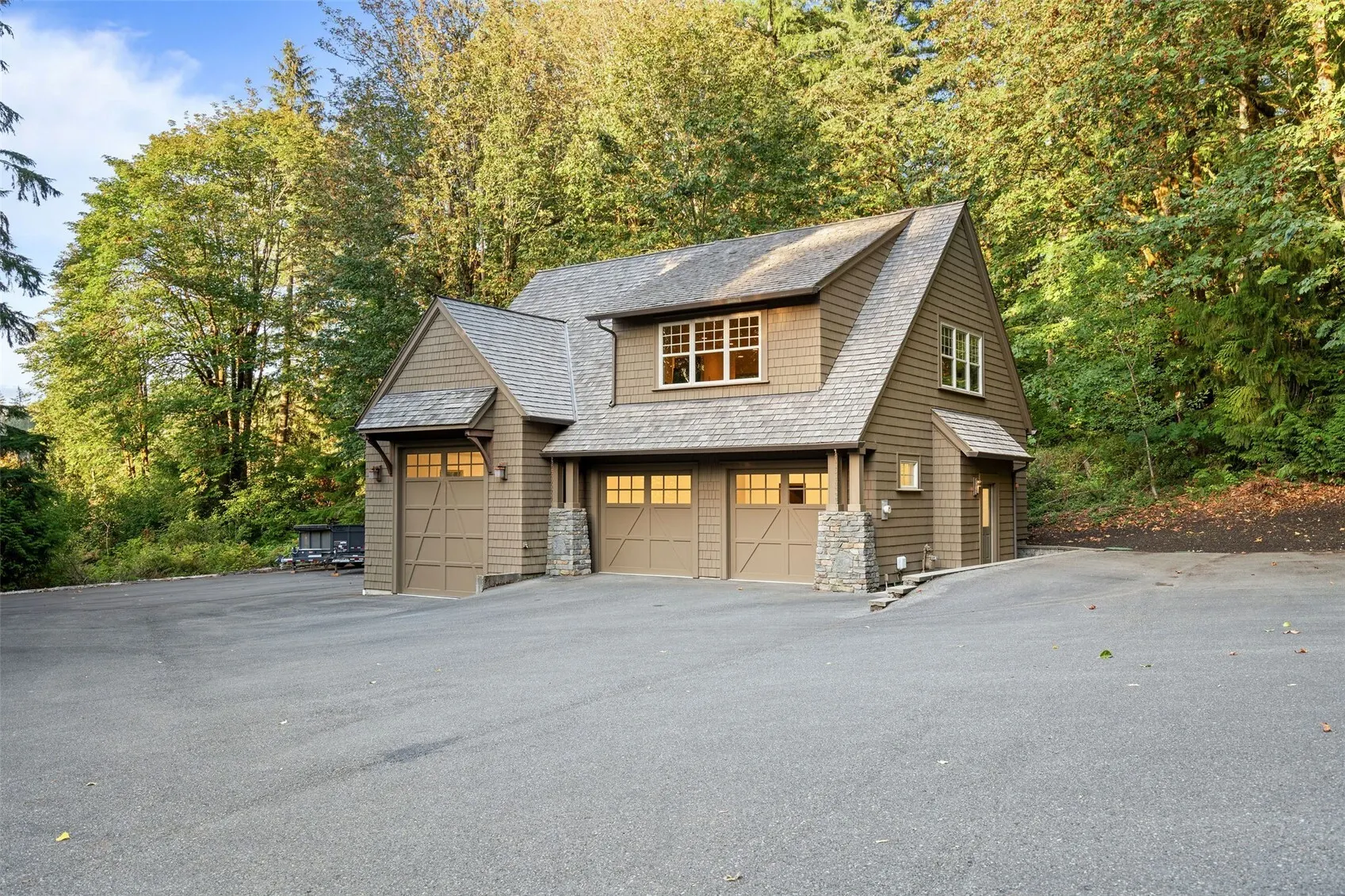 24950 SE Old Black Nugget Road , Issaquah, WA 98029