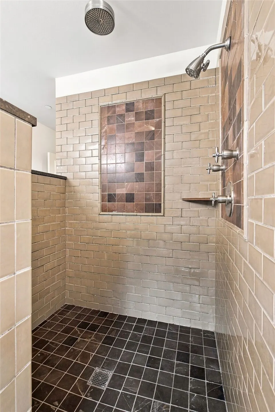 24950 SE Old Black Nugget Road , Issaquah, WA 98029