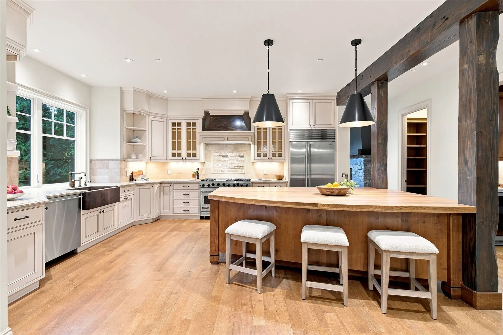 24950 SE Old Black Nugget Road , Issaquah, WA 98029