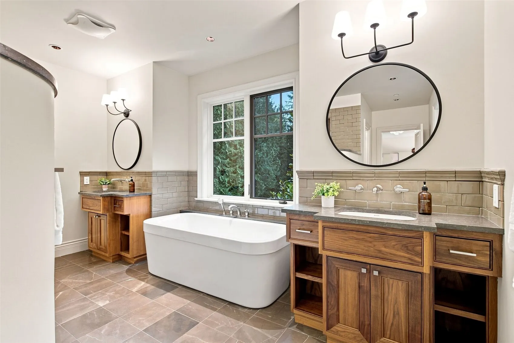 24950 SE Old Black Nugget Road , Issaquah, WA 98029