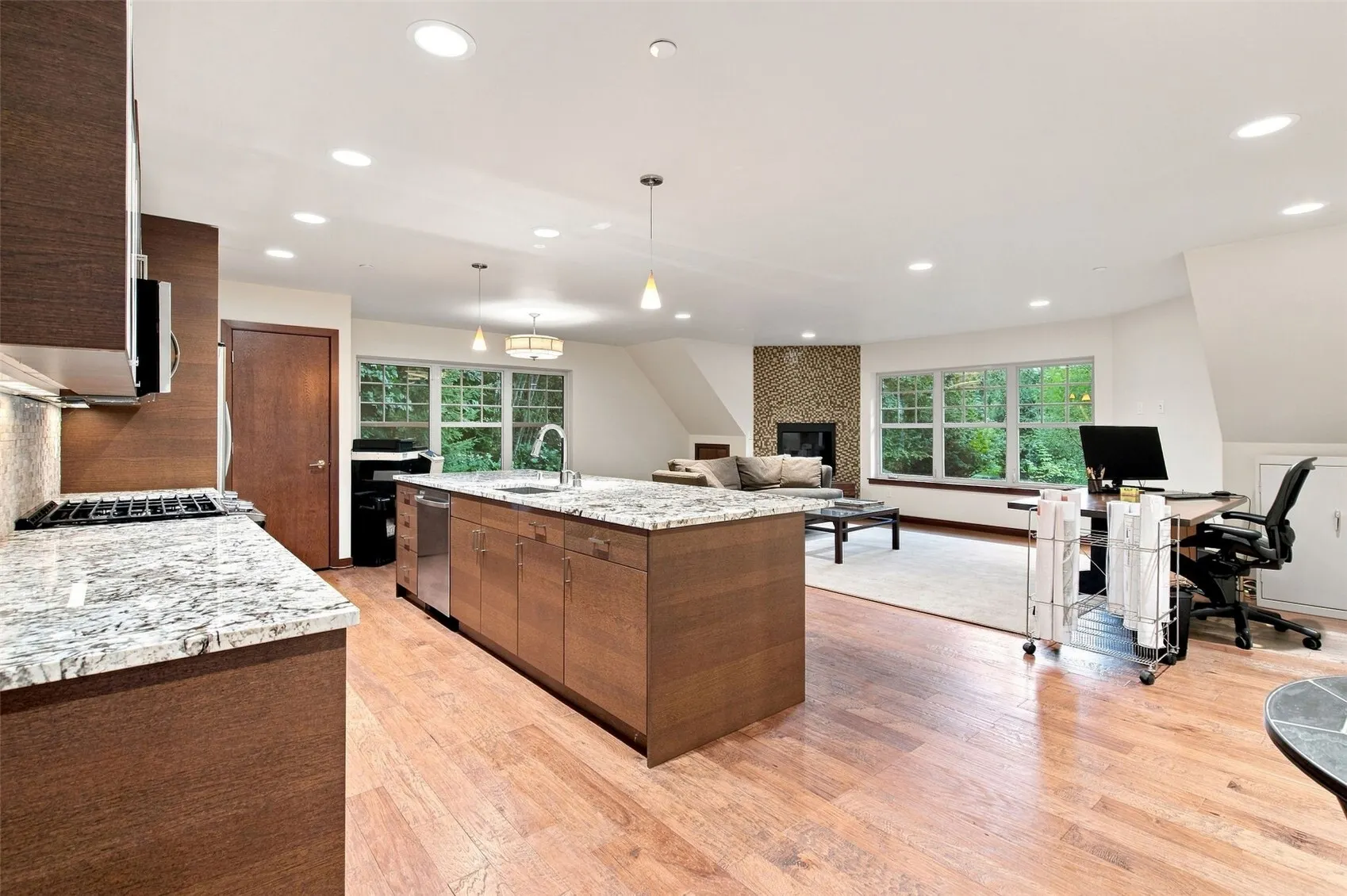 24950 SE Old Black Nugget Road , Issaquah, WA 98029