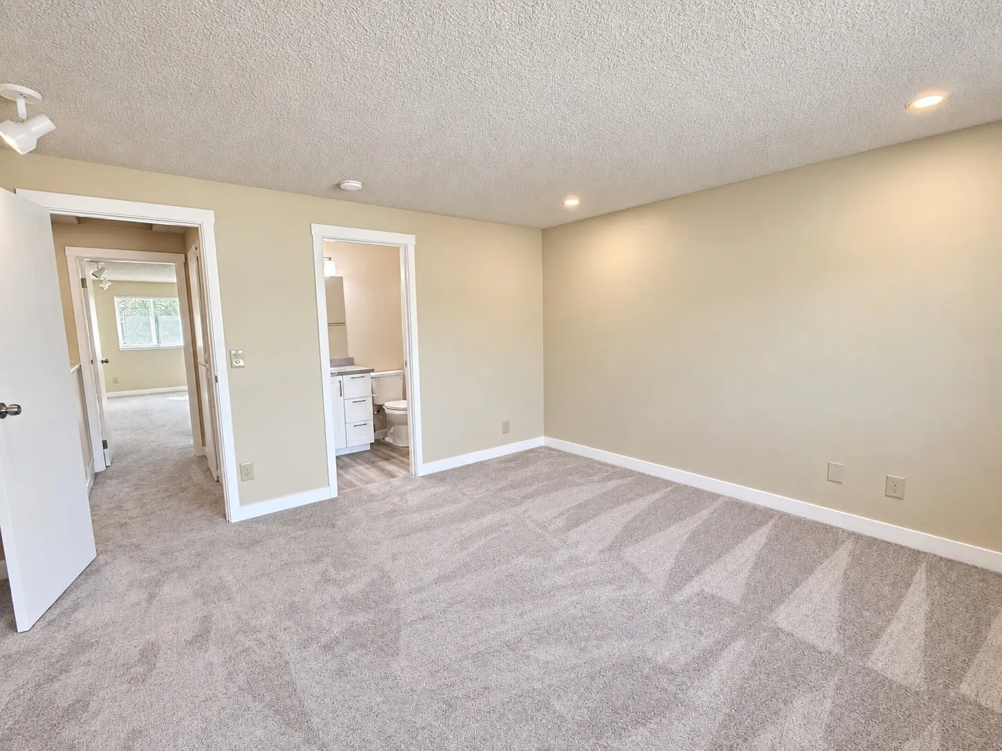 21513 4th Avenue W #C13, Bothell, WA 98021