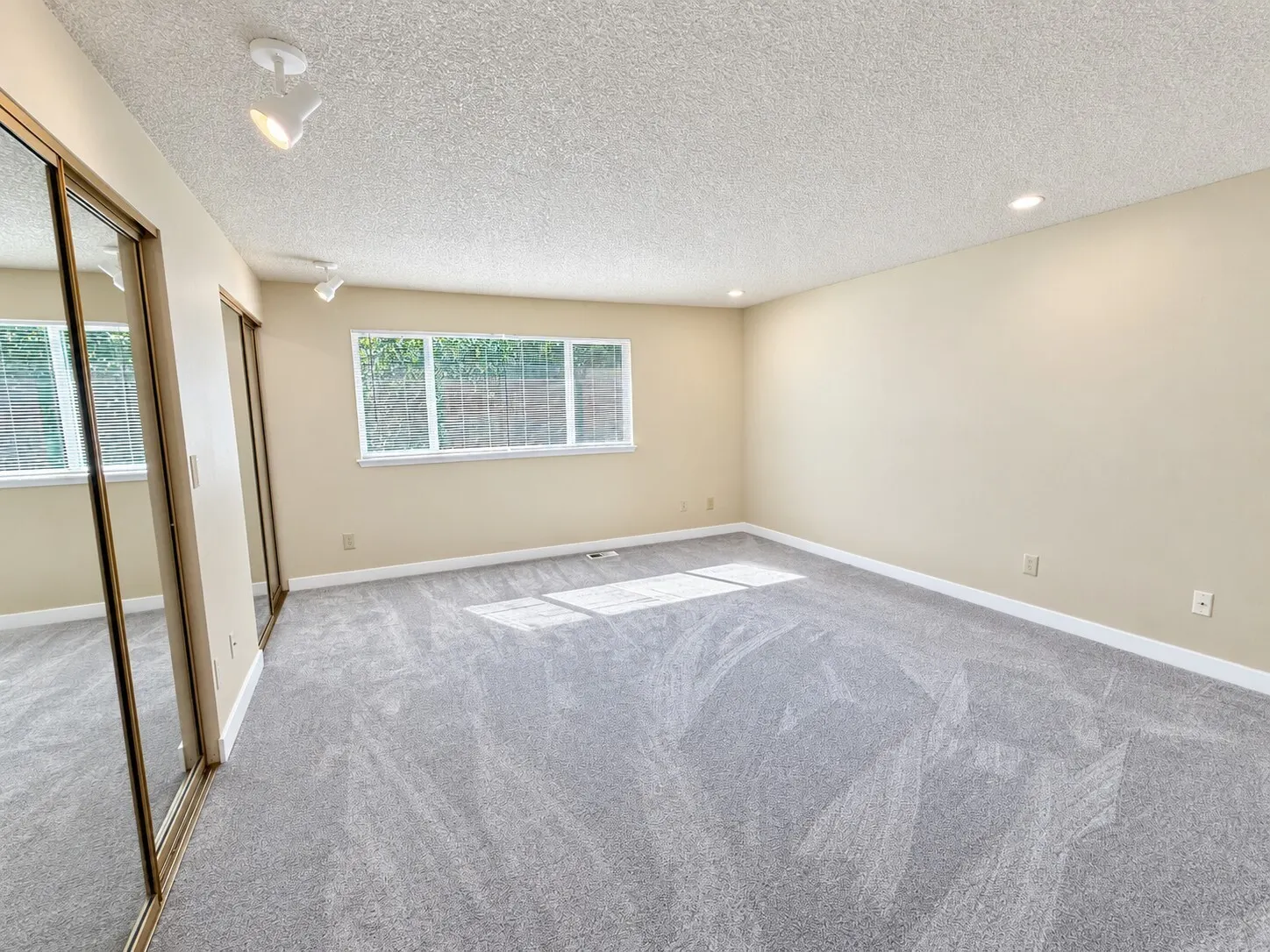 21513 4th Avenue W #C13, Bothell, WA 98021
