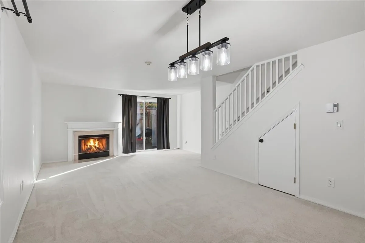 7027 210th Street SW #A, Lynnwood, WA 98036