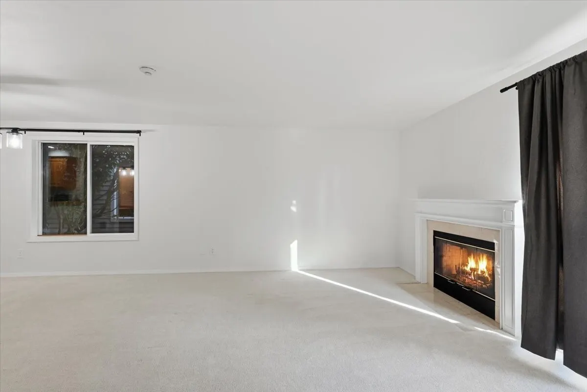 7027 210th Street SW #A, Lynnwood, WA 98036