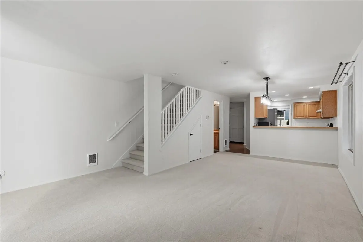 7027 210th Street SW #A, Lynnwood, WA 98036