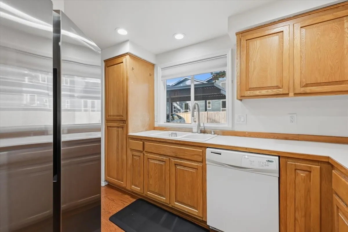 7027 210th Street SW #A, Lynnwood, WA 98036
