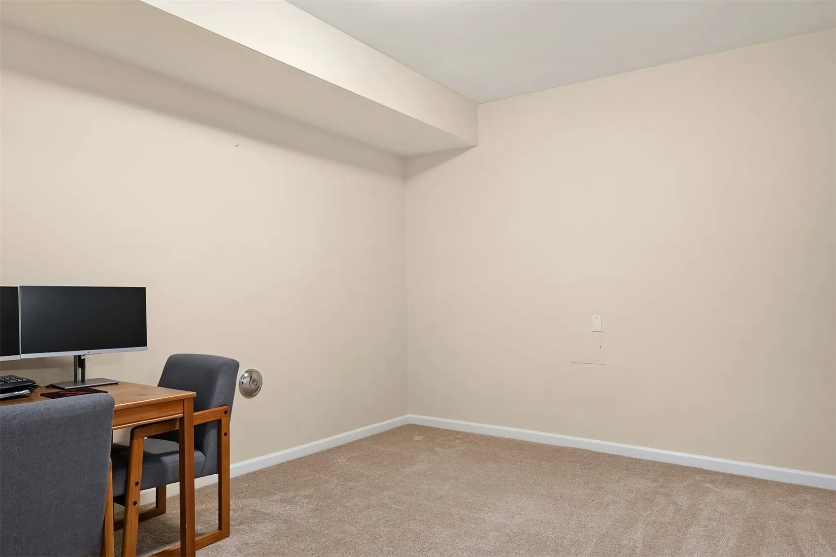 6515 SE Cougar Mountain Way #1, Bellevue, WA 98006
