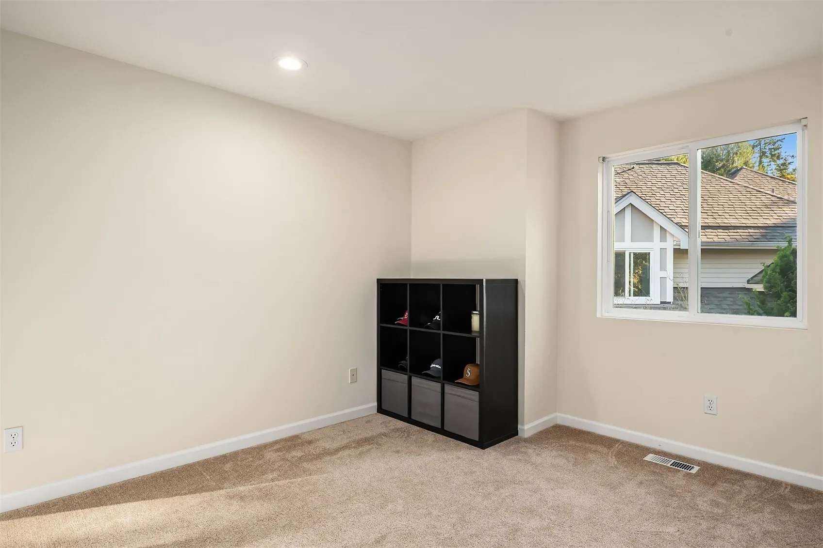 6515 SE Cougar Mountain Way #1, Bellevue, WA 98006