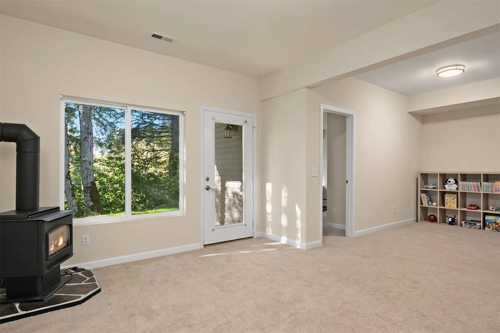 6515 SE Cougar Mountain Way #1, Bellevue, WA 98006