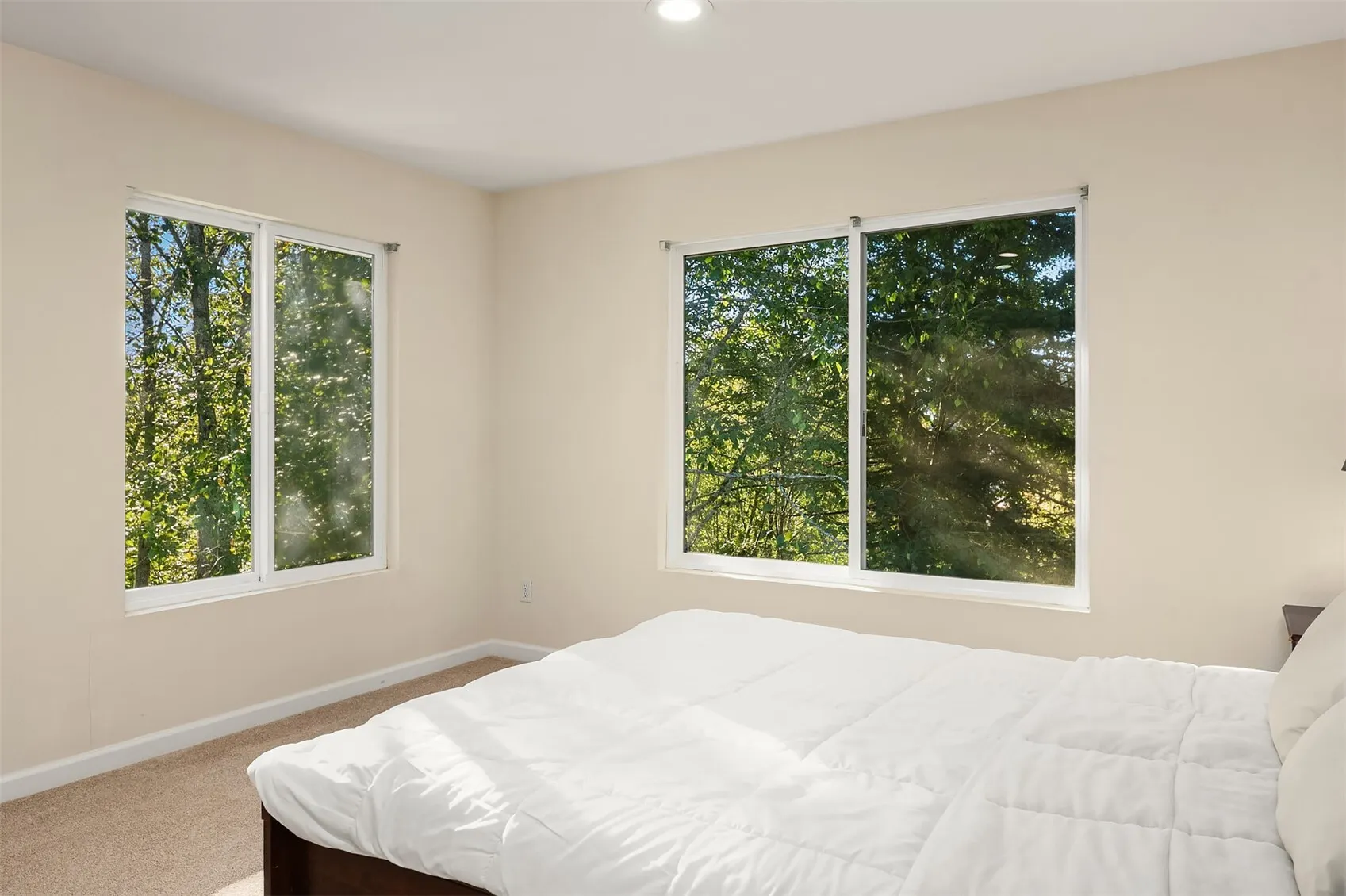 6515 SE Cougar Mountain Way #1, Bellevue, WA 98006