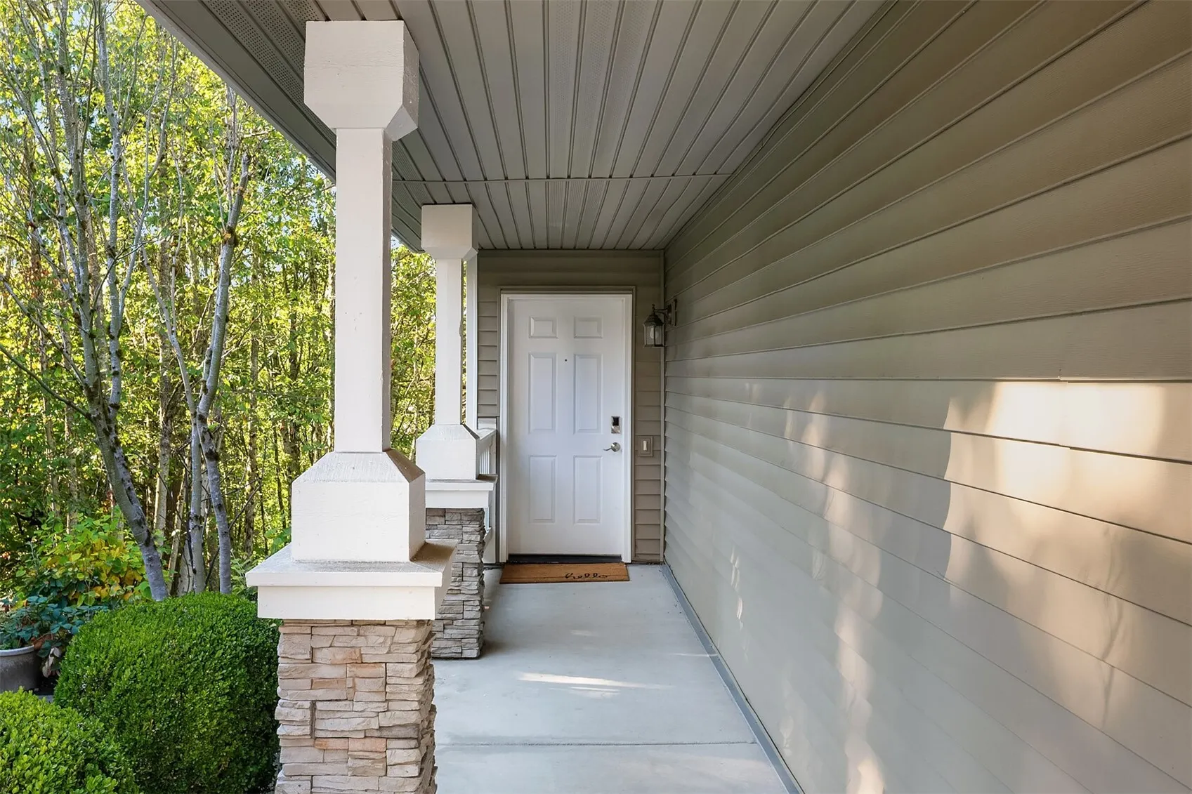 6515 SE Cougar Mountain Way #1, Bellevue, WA 98006