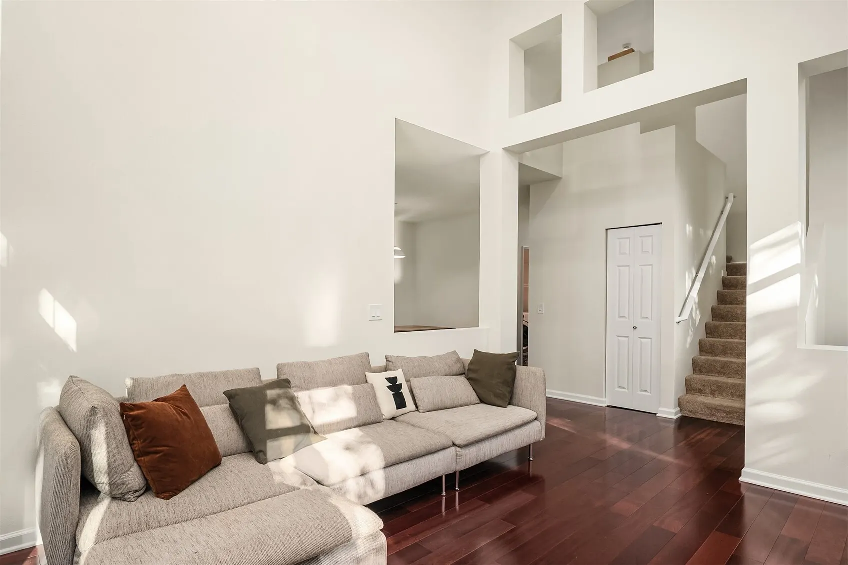 6515 SE Cougar Mountain Way #1, Bellevue, WA 98006