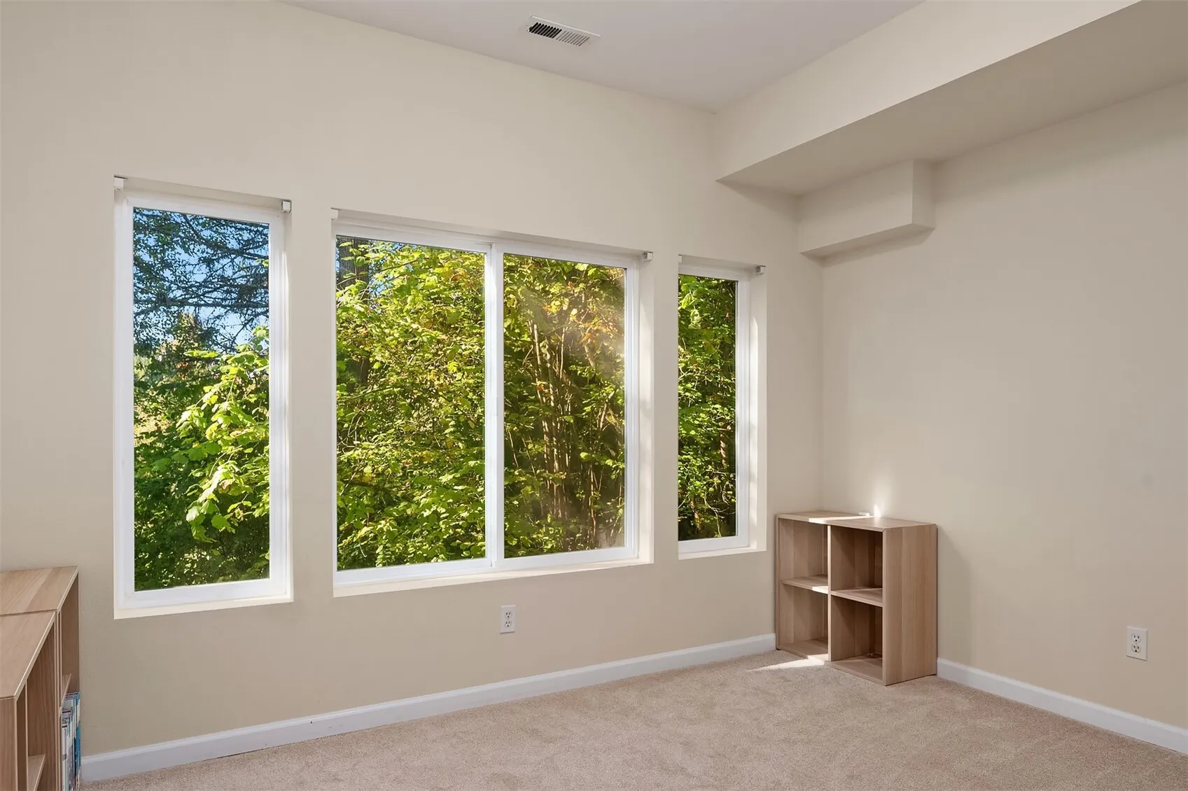6515 SE Cougar Mountain Way #1, Bellevue, WA 98006