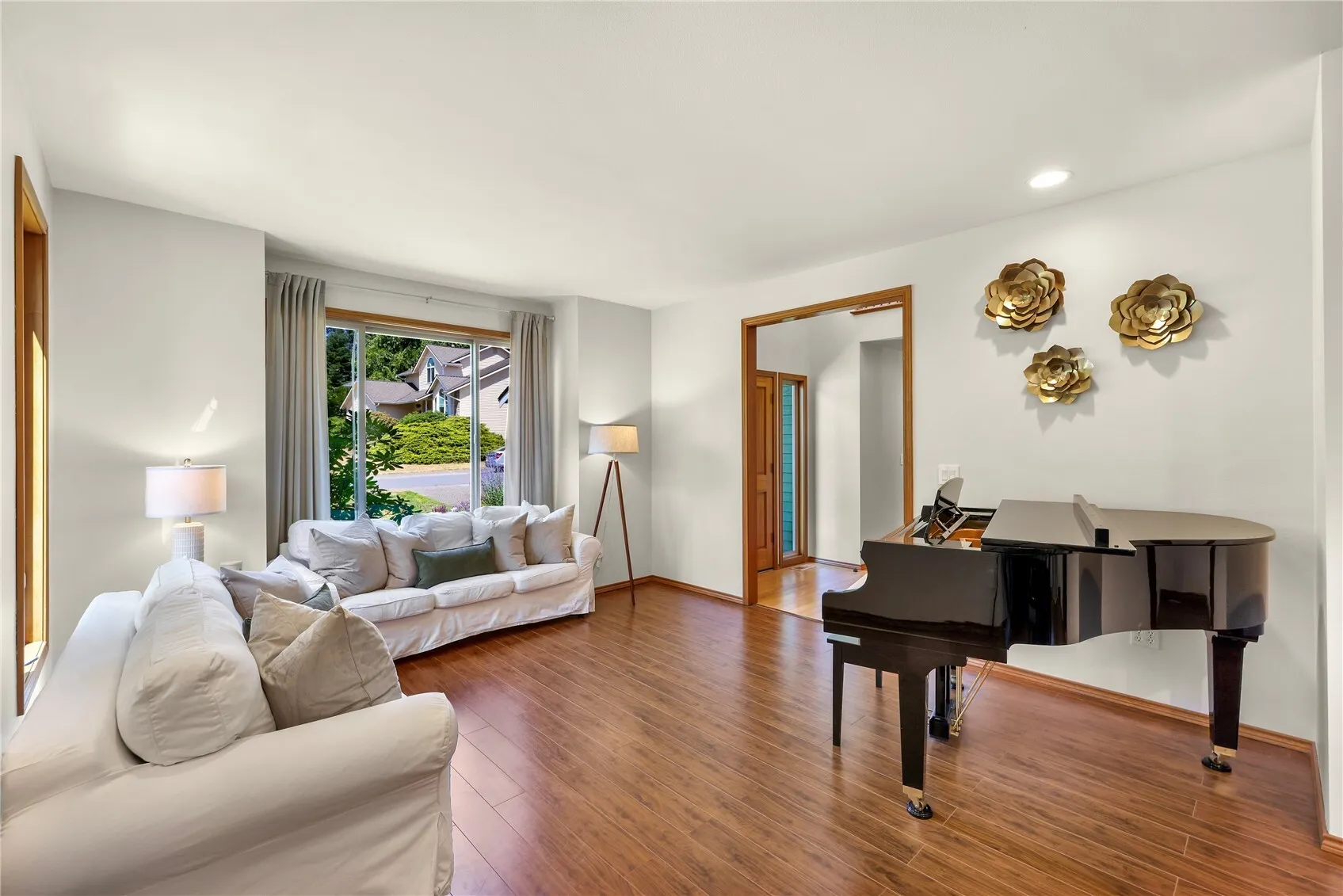 22209 NE 11th Place , Sammamish, WA 98074