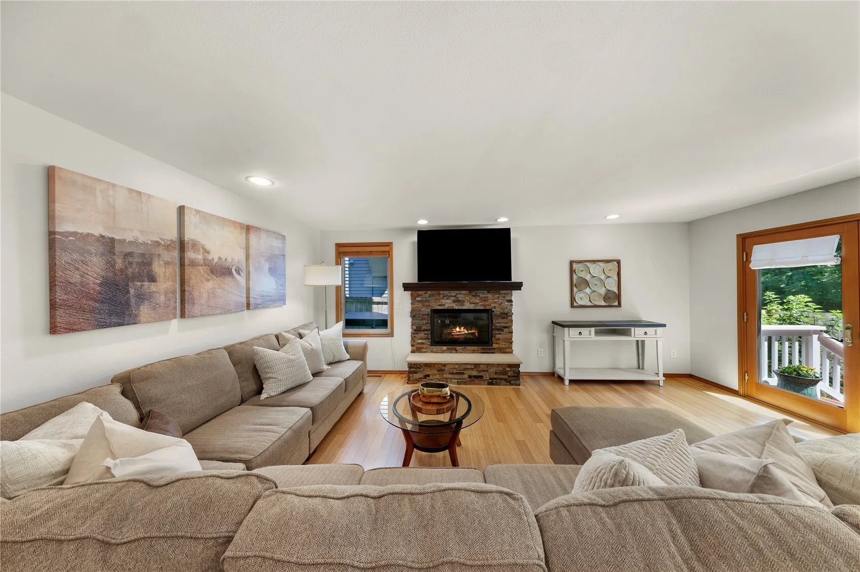 22209 NE 11th Place , Sammamish, WA 98074
