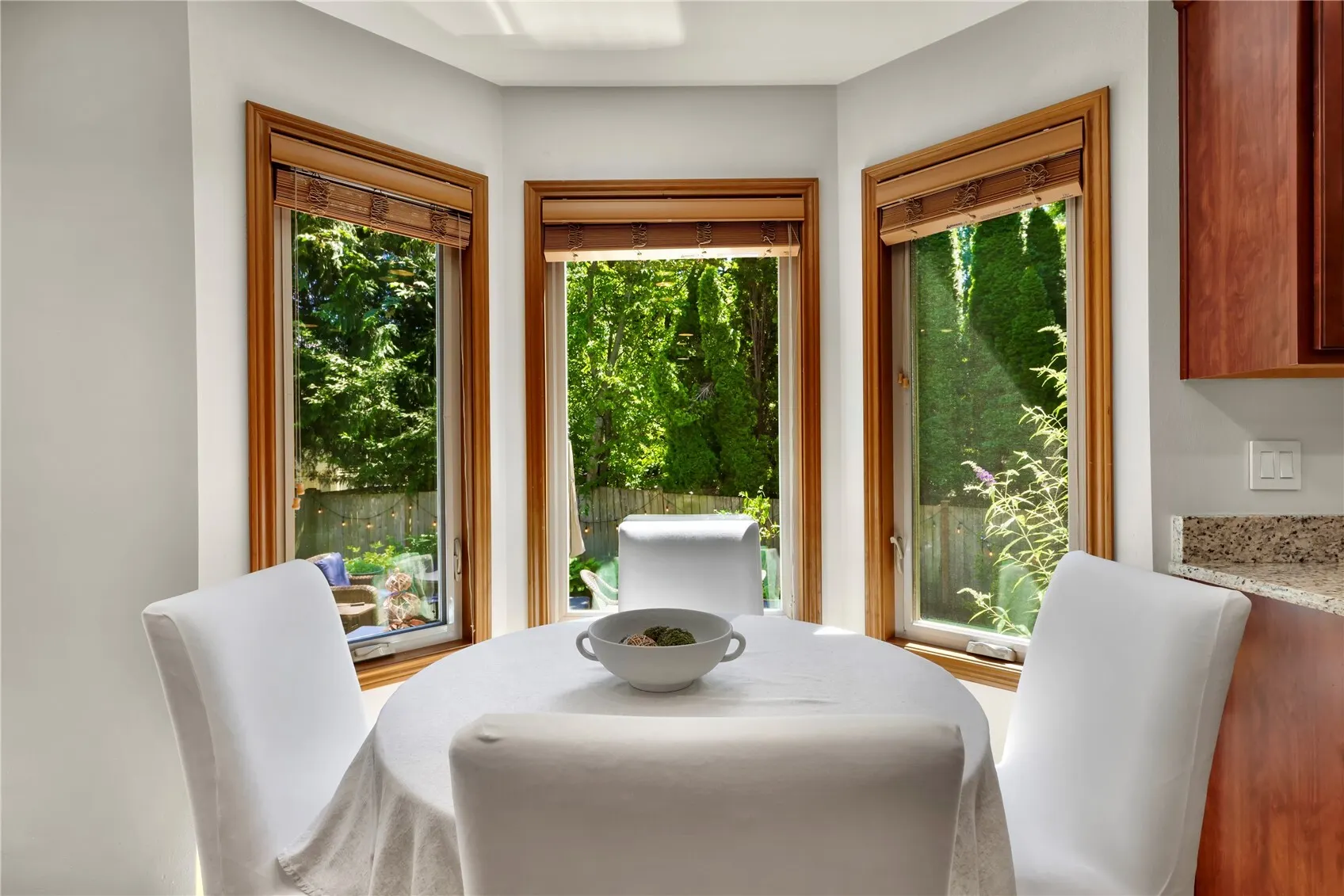22209 NE 11th Place , Sammamish, WA 98074