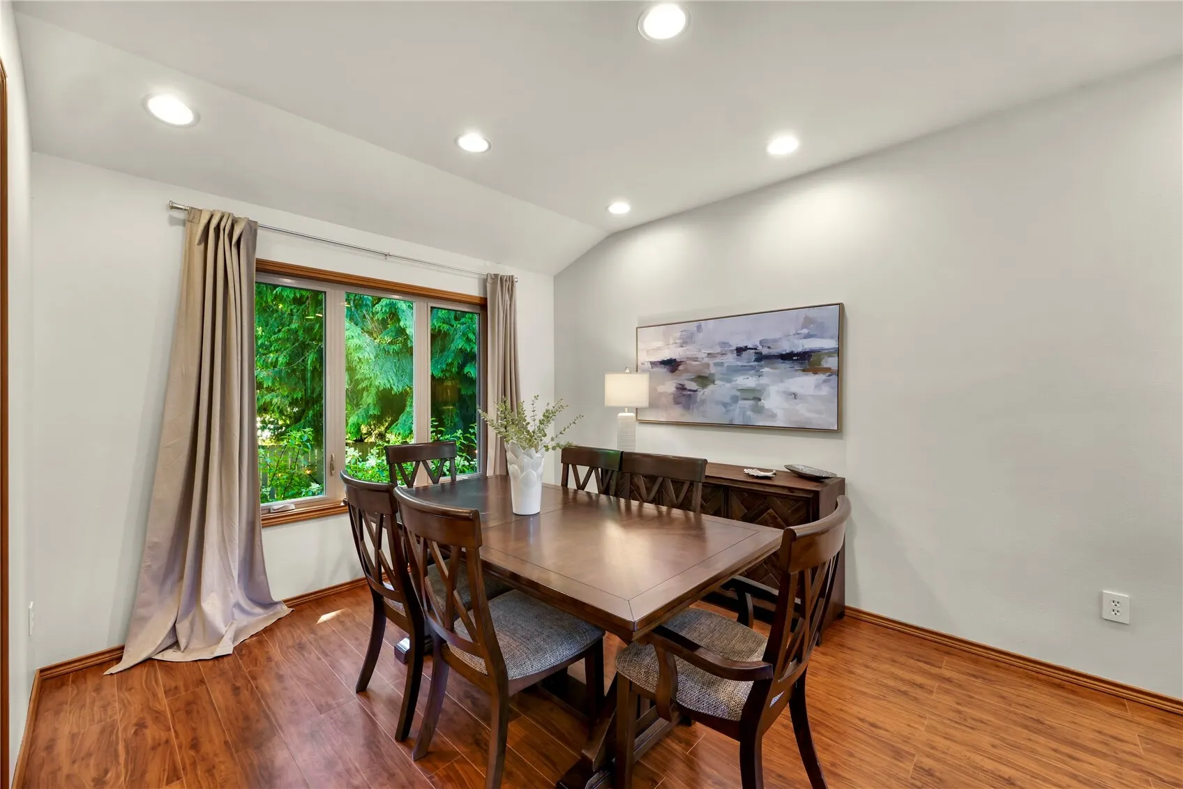 22209 NE 11th Place , Sammamish, WA 98074