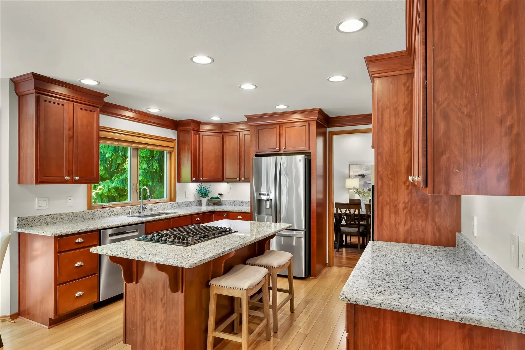22209 NE 11th Place , Sammamish, WA 98074