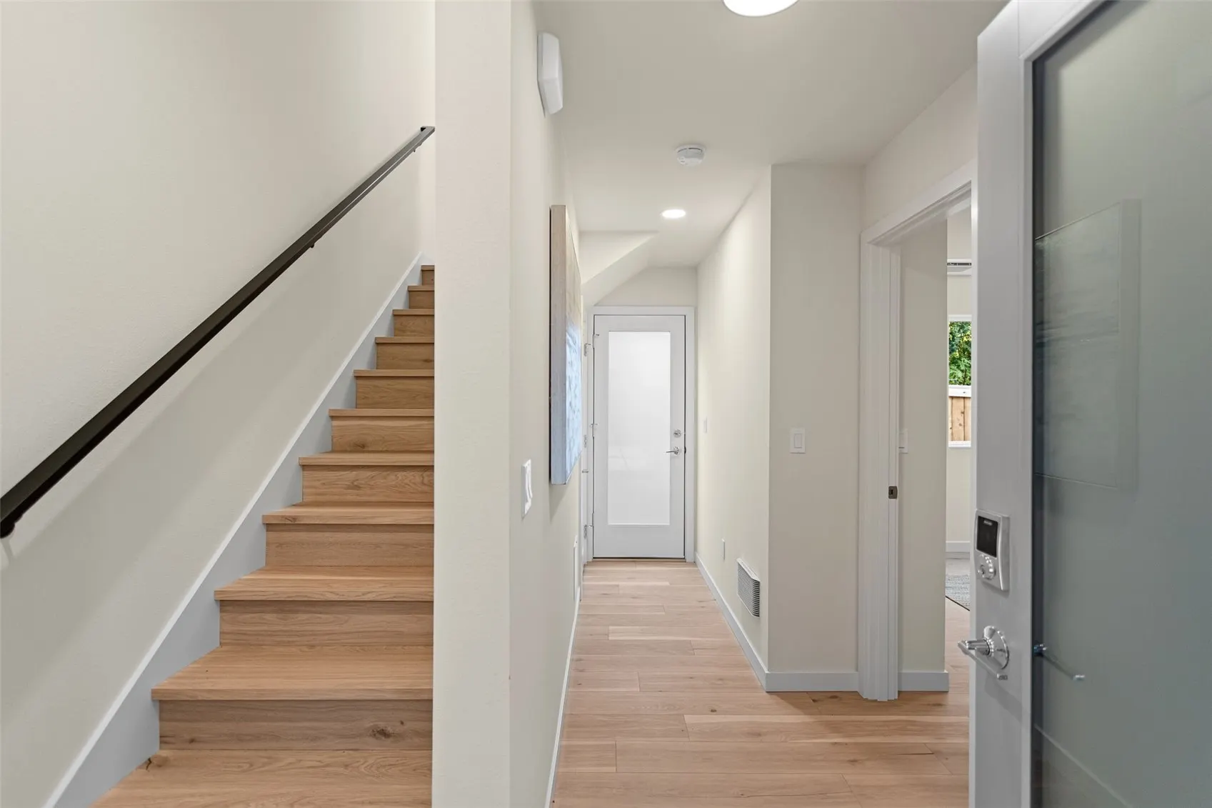 8037 Wallingford Avenue N #B, Seattle, WA 98103