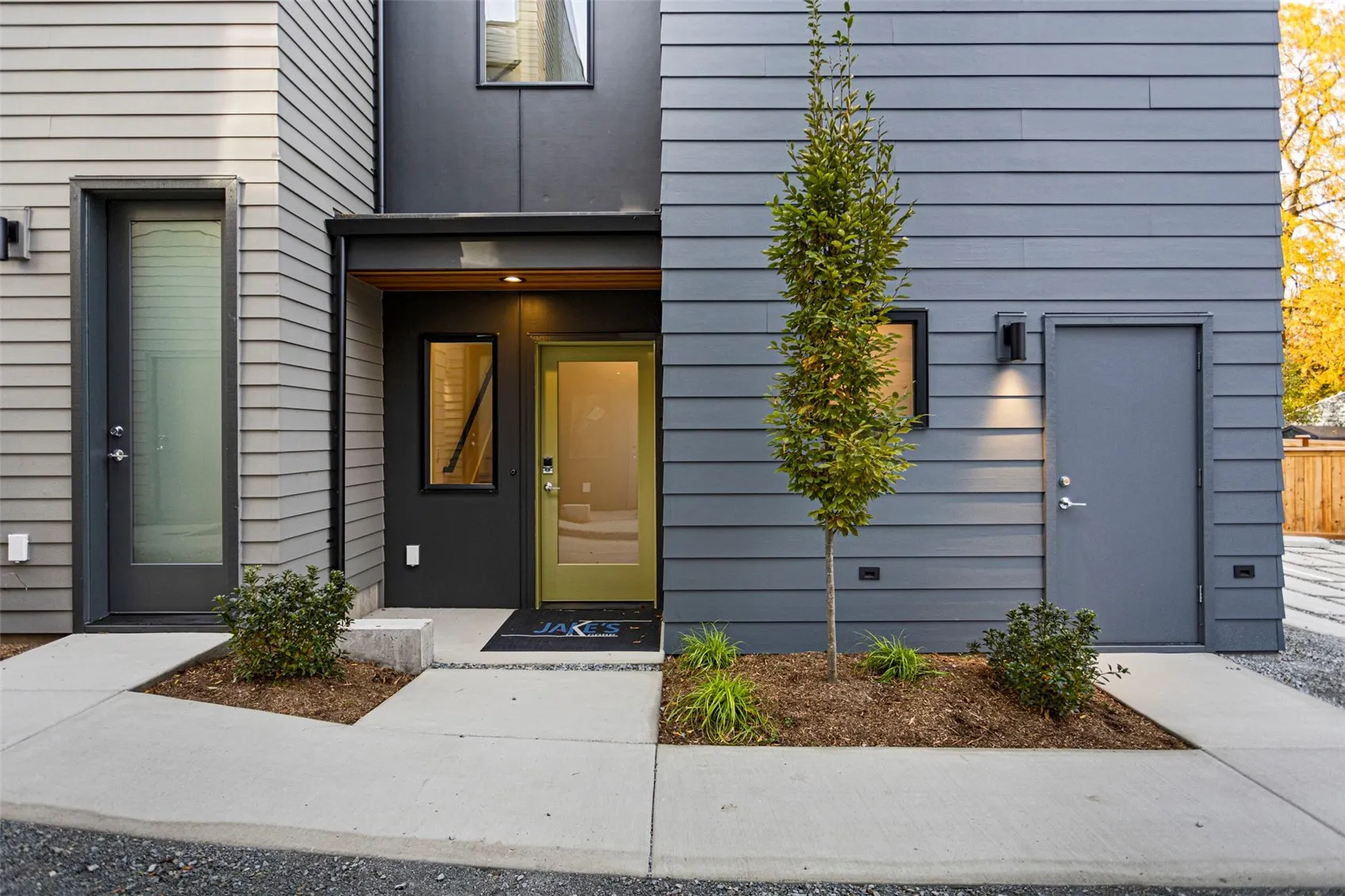 8037 Wallingford Avenue N #B, Seattle, WA 98103