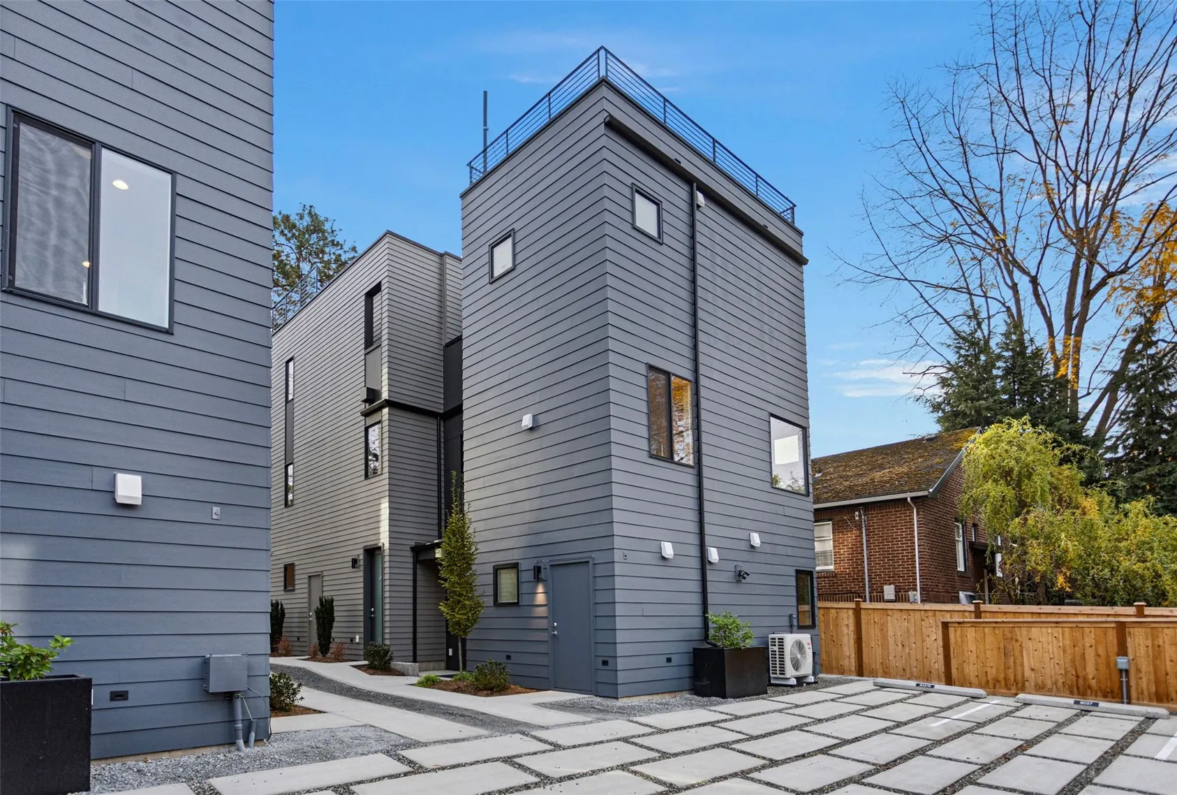 8037 Wallingford Avenue N #B, Seattle, WA 98103