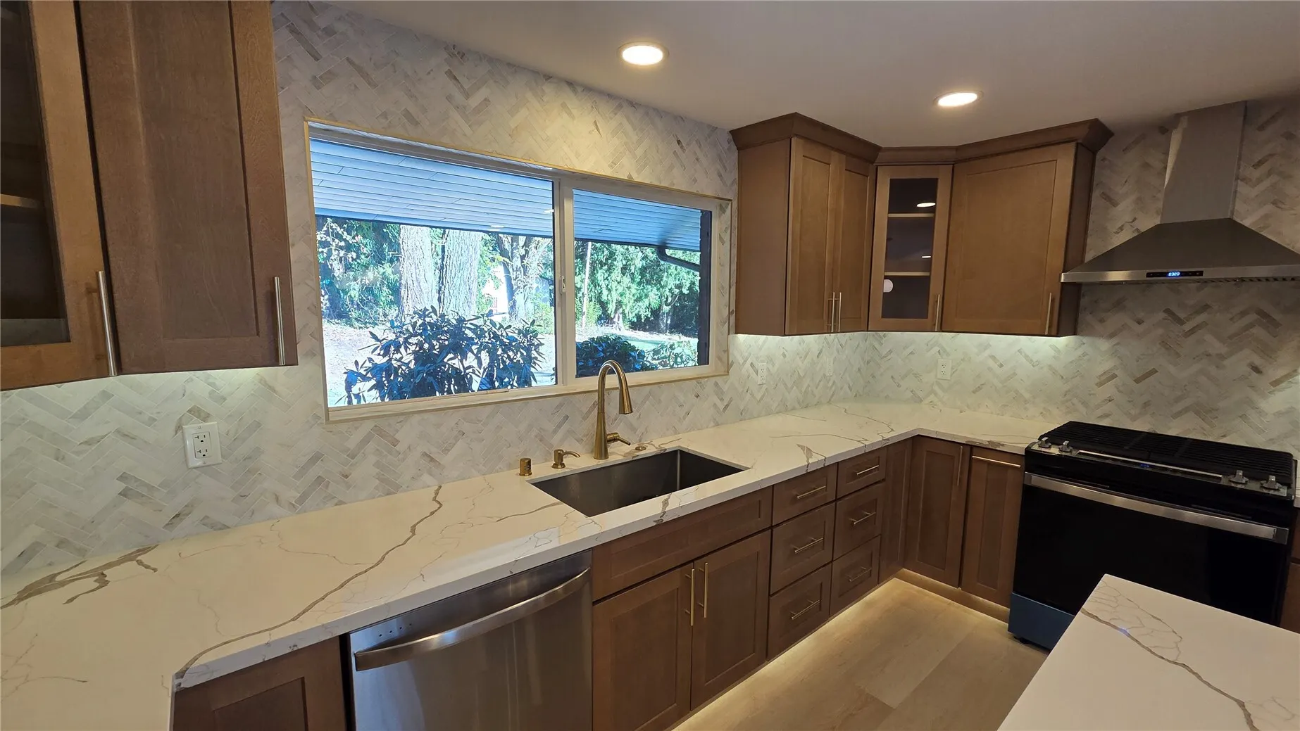 19900 SE 125th Street , Issaquah, WA 98027