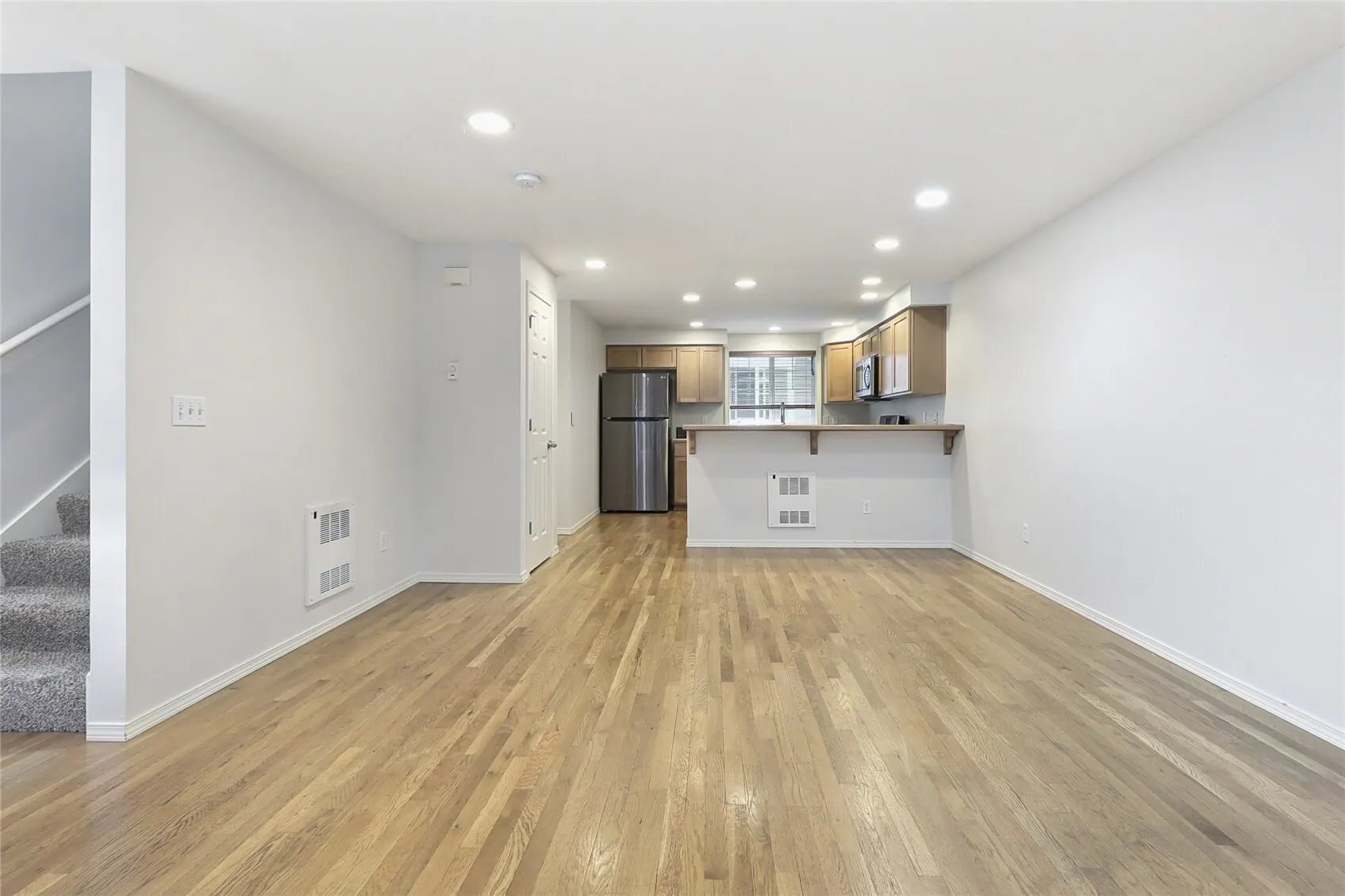 8504 Nesbit Avenue N, Seattle, WA 98103-4035