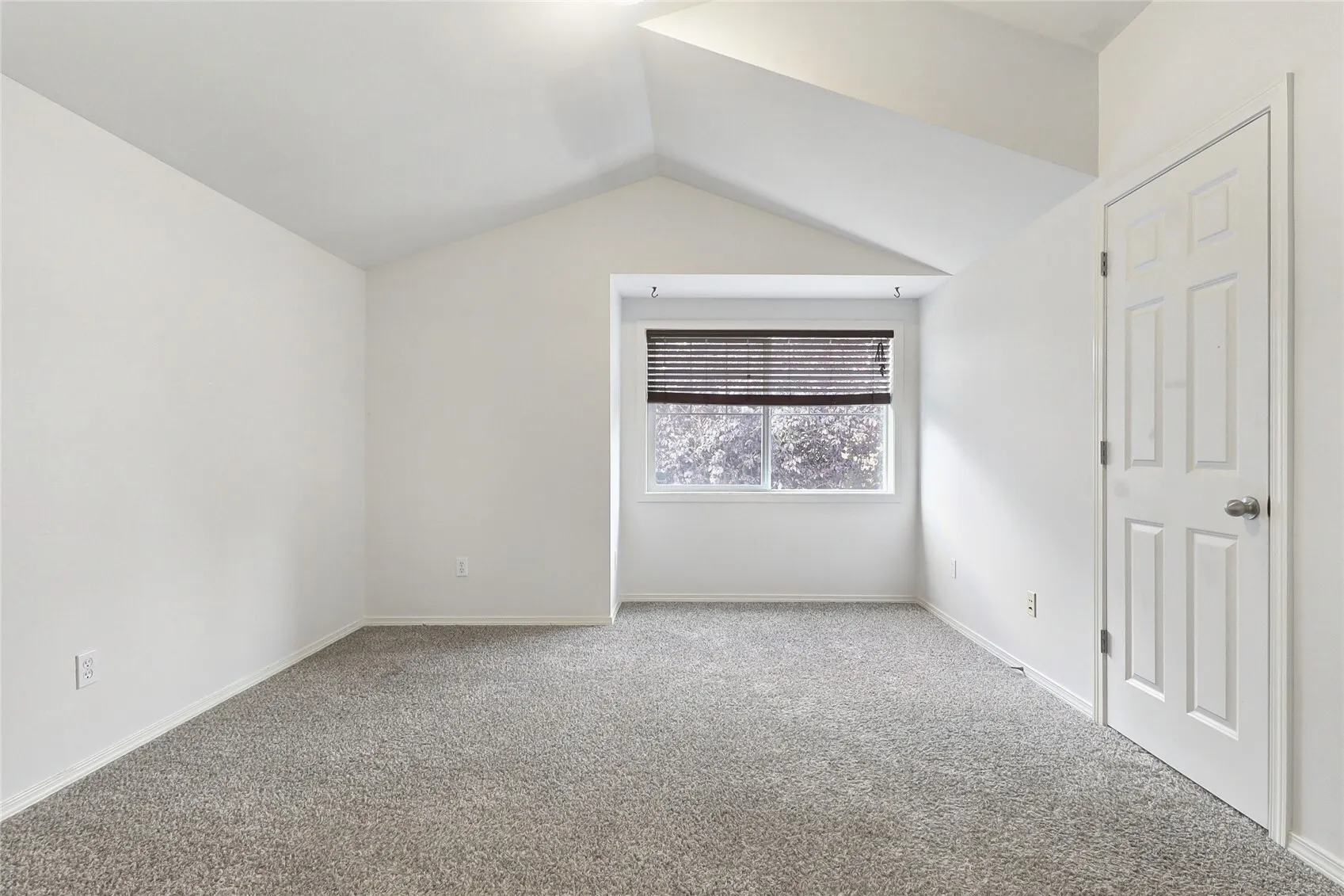 8504 Nesbit Avenue N, Seattle, WA 98103-4035
