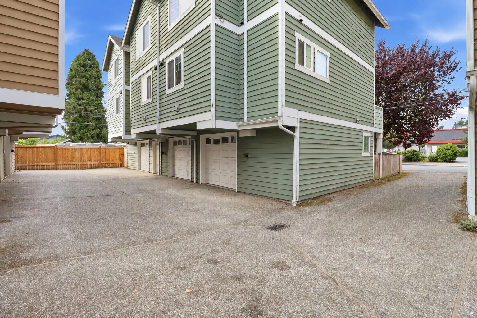 8504 Nesbit Avenue N, Seattle, WA 98103-4035