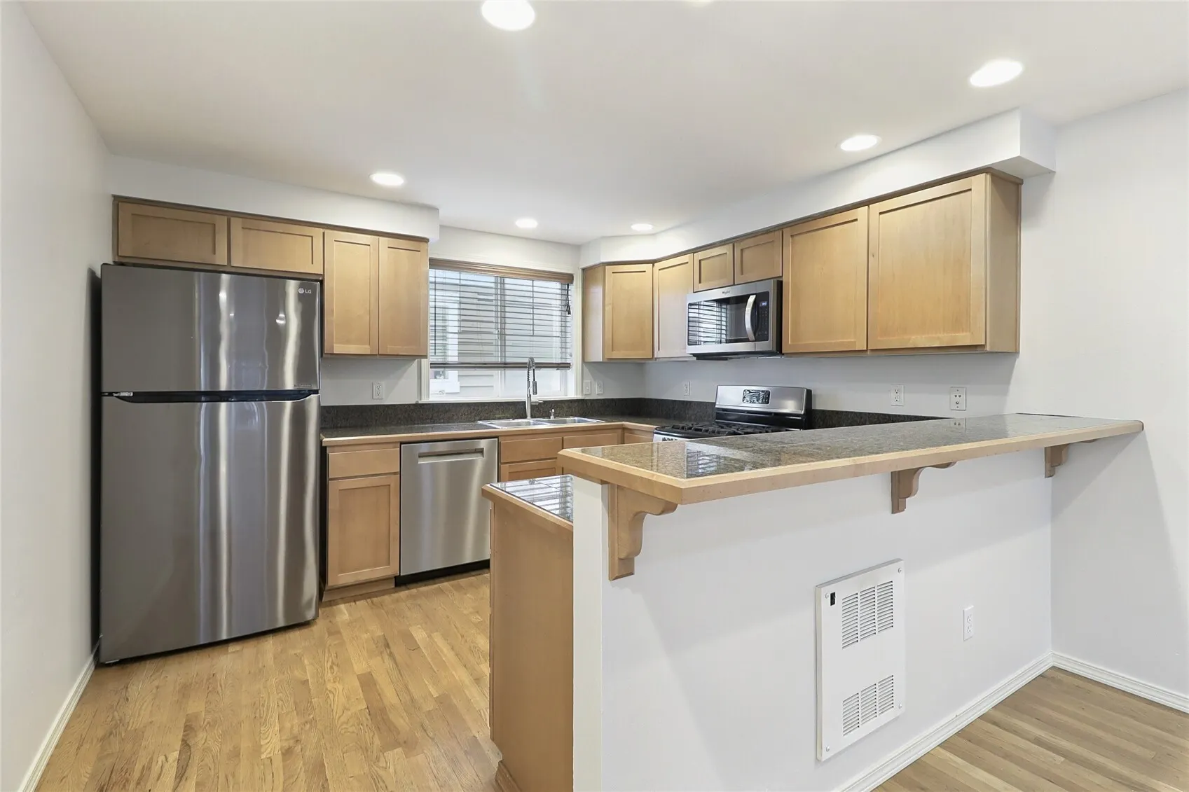 8504 Nesbit Avenue N, Seattle, WA 98103-4035