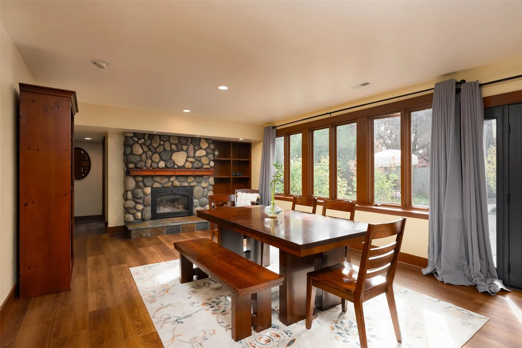 8215 NE 115th Place #Bsment, Kirkland, WA 98034