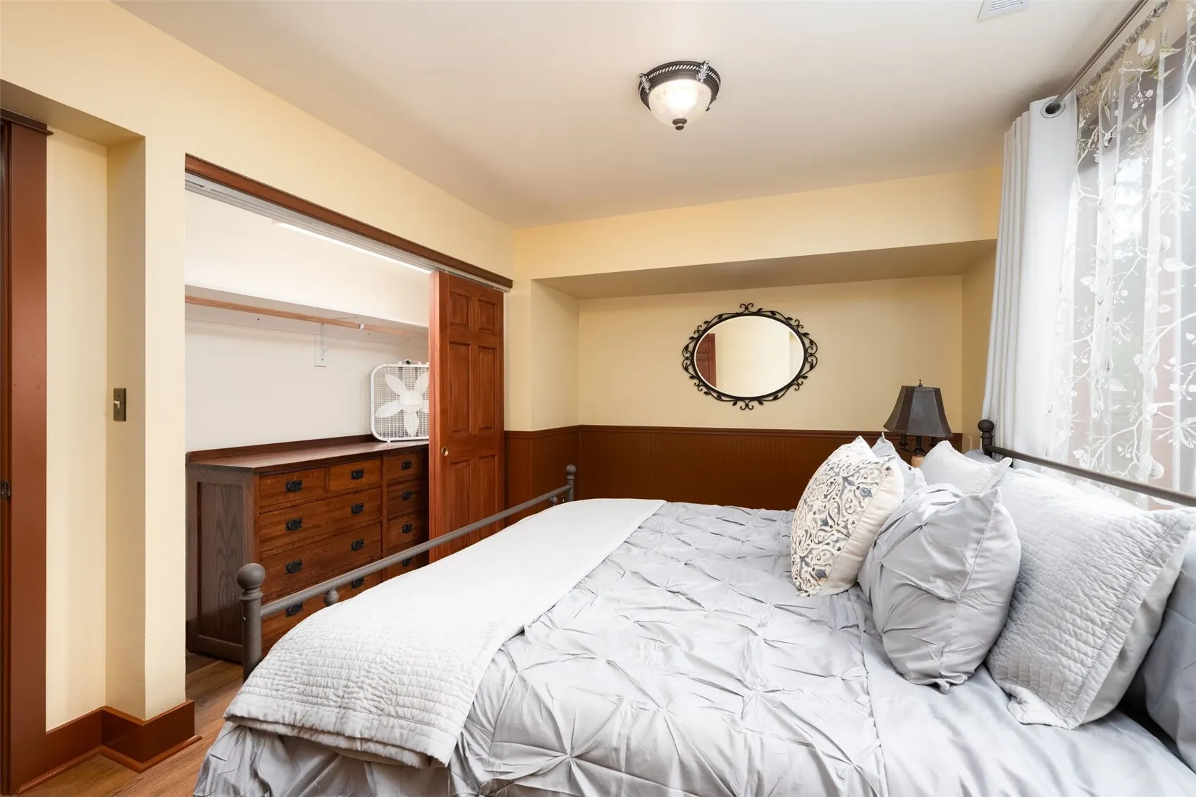 8215 NE 115th Place #Bsment, Kirkland, WA 98034