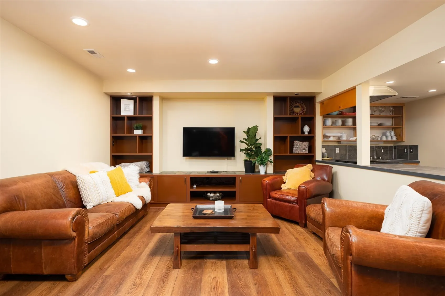 8215 NE 115th Place #Bsment, Kirkland, WA 98034
