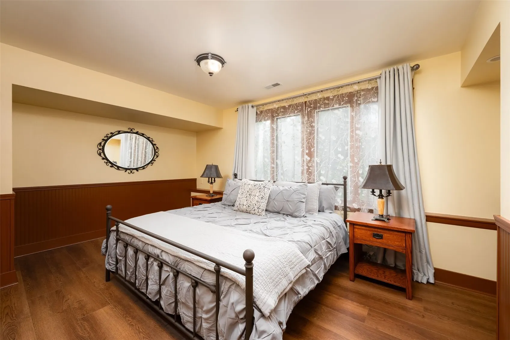 8215 NE 115th Place #Bsment, Kirkland, WA 98034