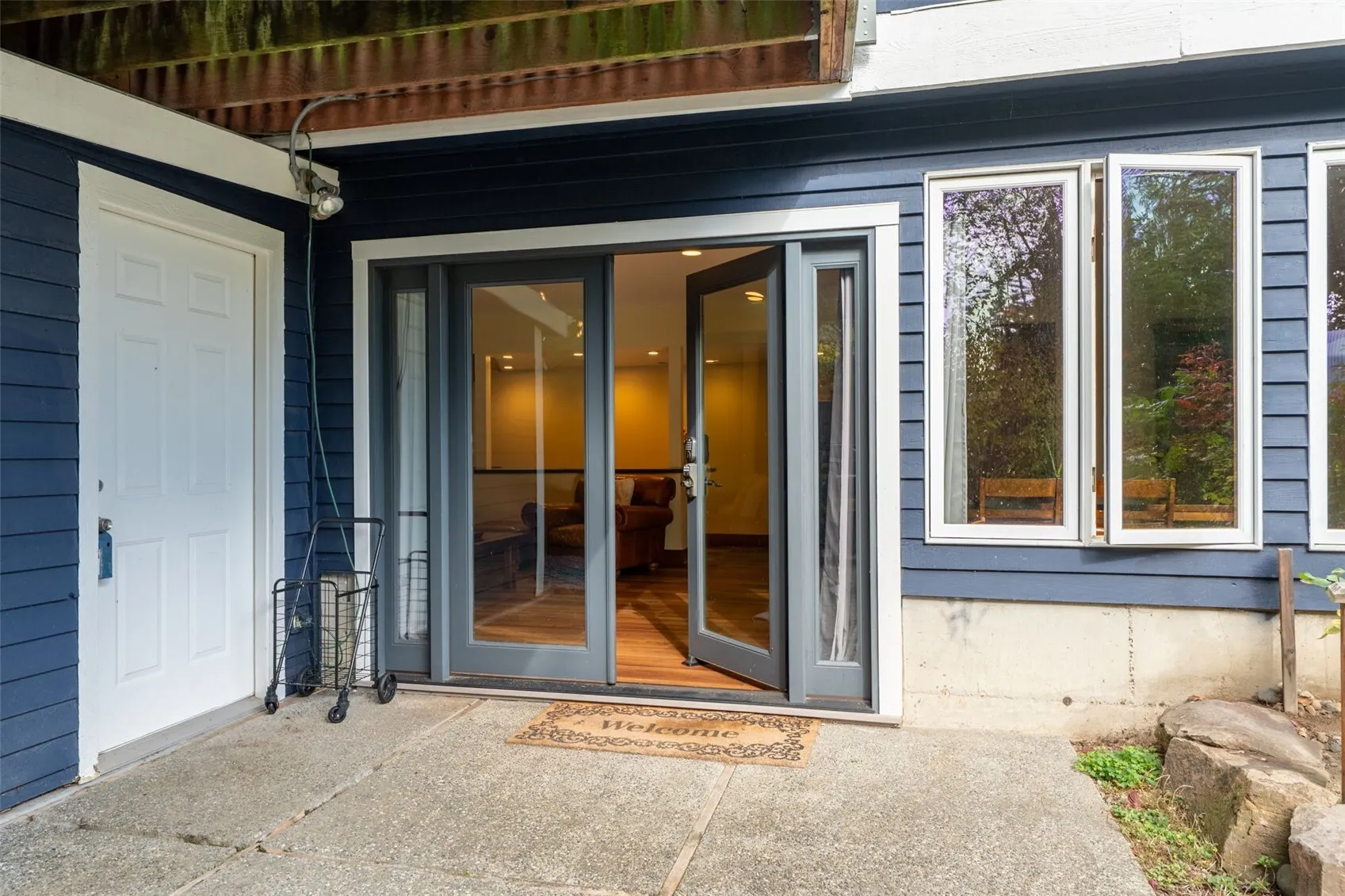 8215 NE 115th Place #Bsment, Kirkland, WA 98034